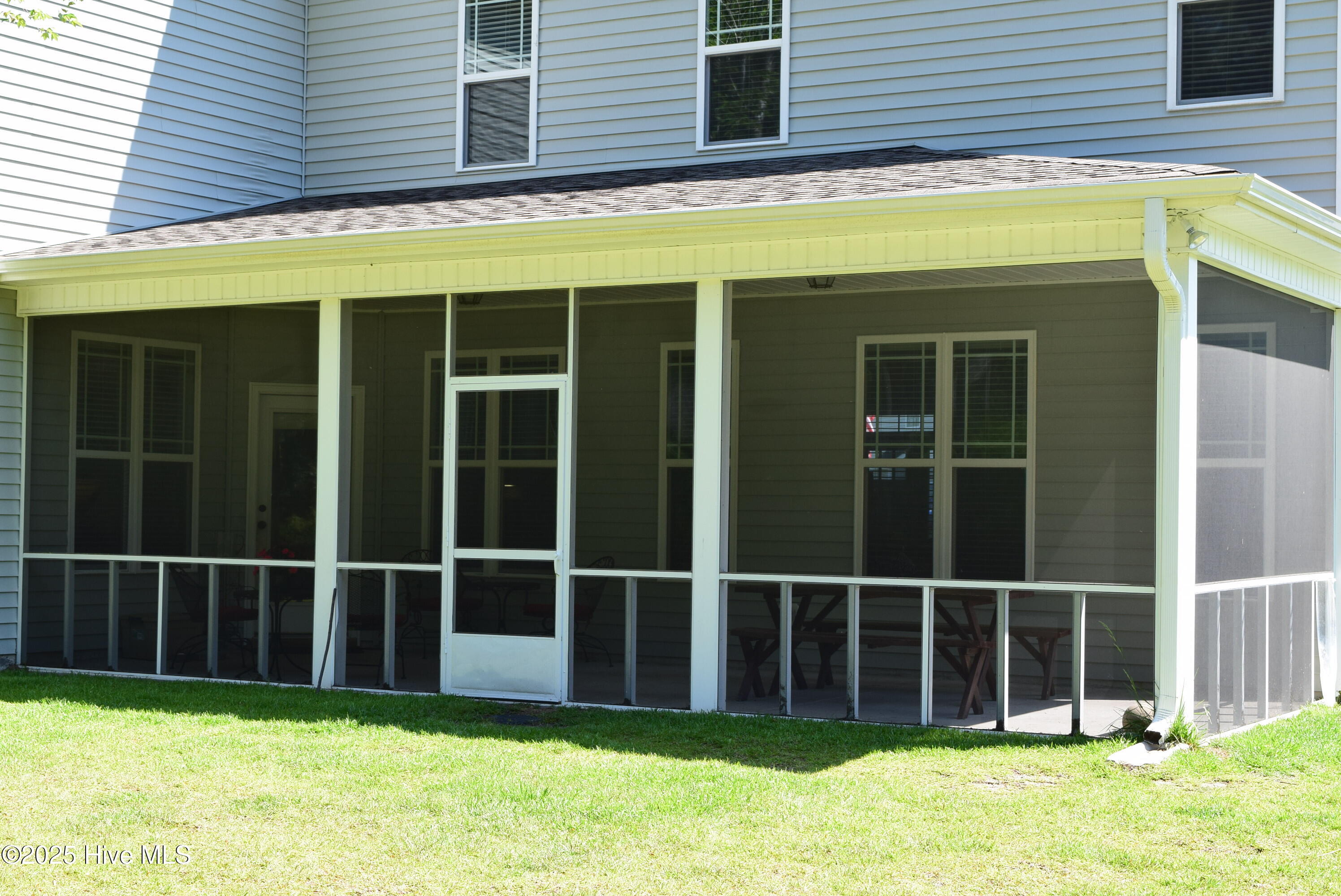 100566647 | Photo 50