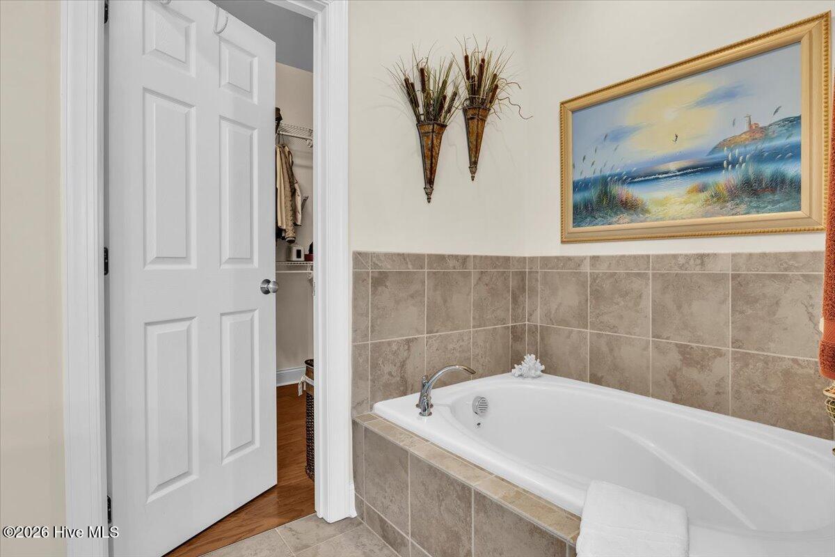 100549972 | Photo 32