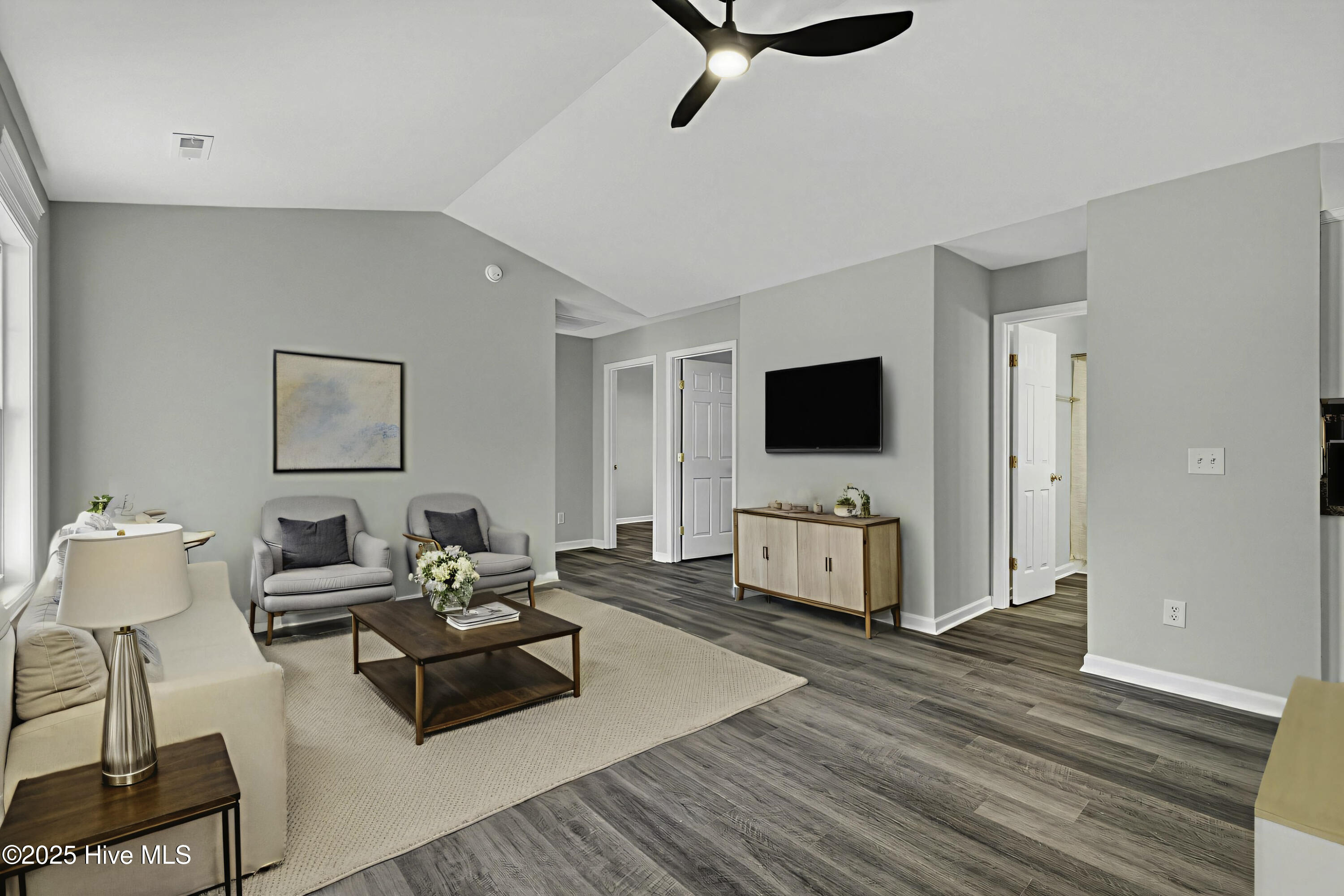 204 Larchmont Court, Burgaw, NC 28425 – photo 7: 204Larchmont-1_Staged_01