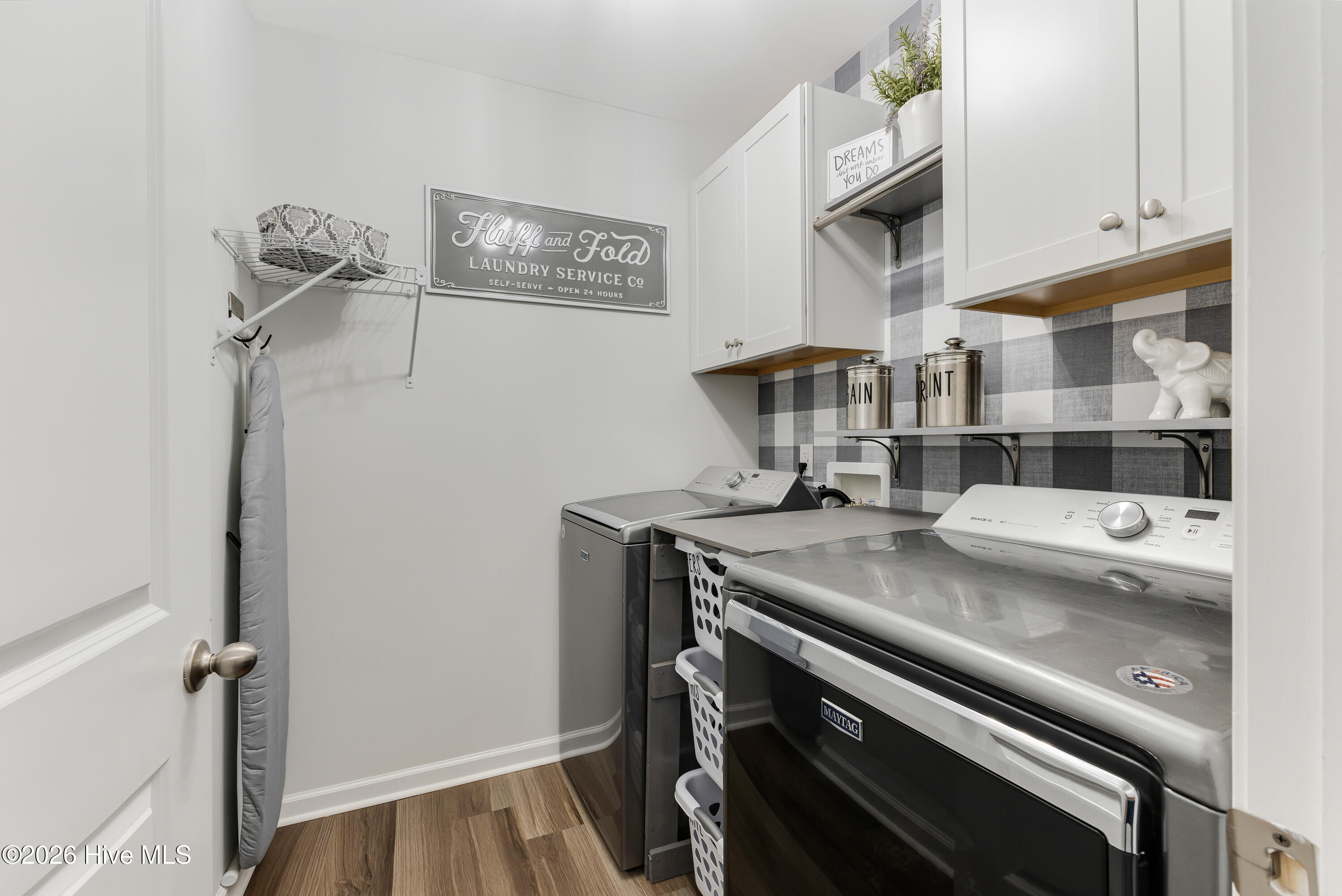 100565861 | Photo 31