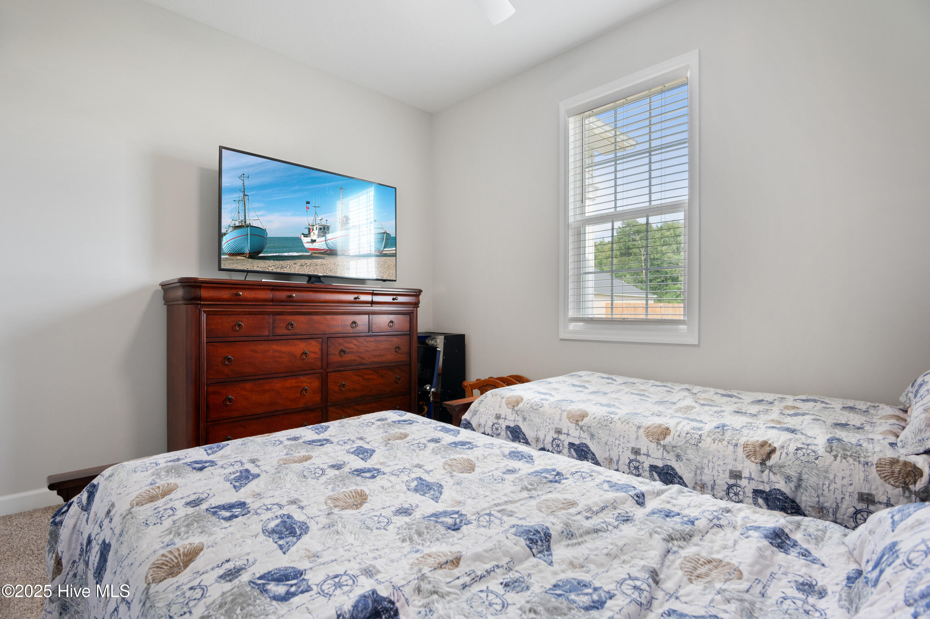 100527902 | Photo 25