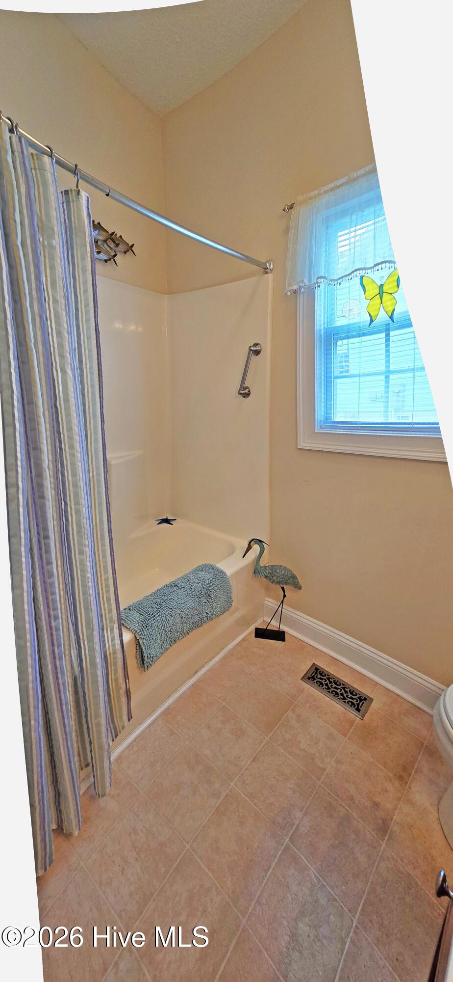 100565101 | Photo 17