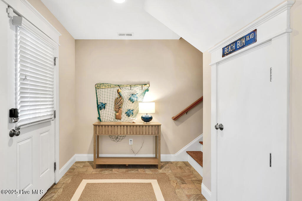 100539026 | Photo 64