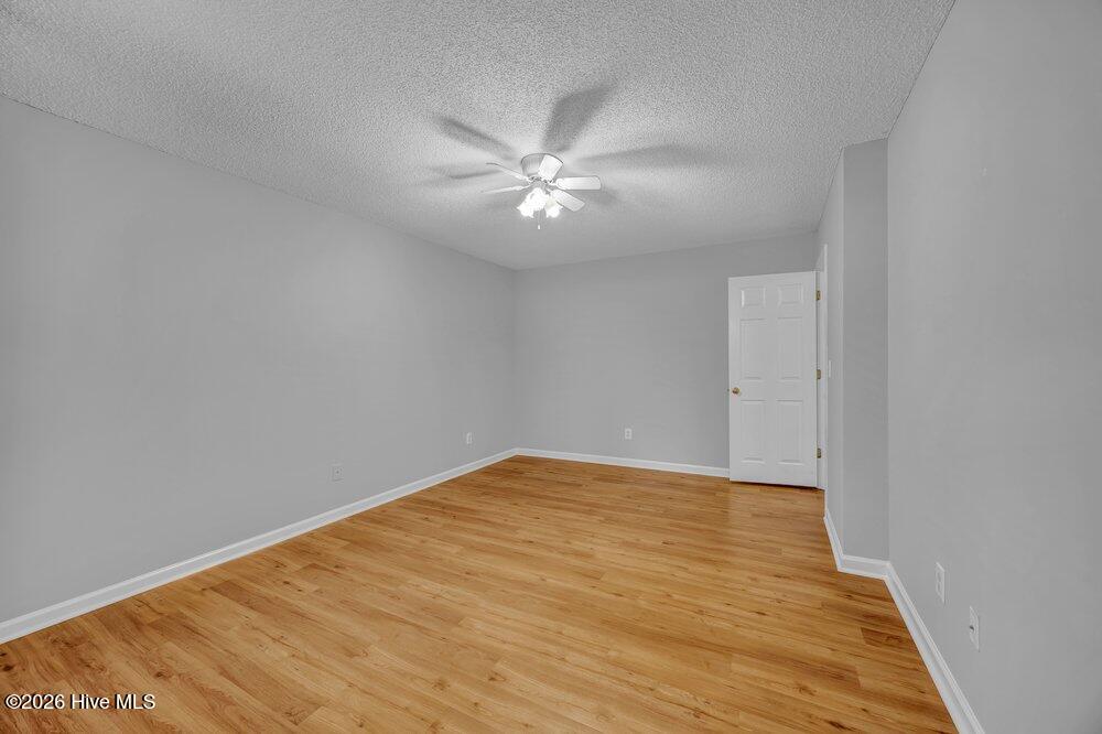 100570351 | Photo 20