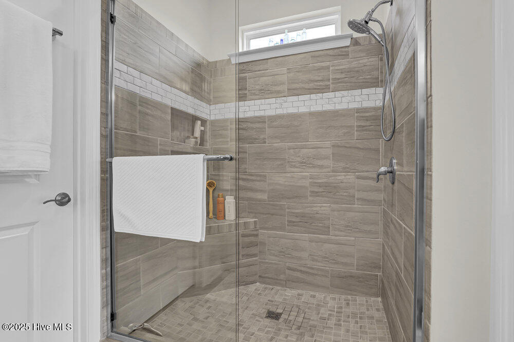 239 Seneca Reef Drive, Hampstead, NC 28443 – photo 17: Primary Bathroom