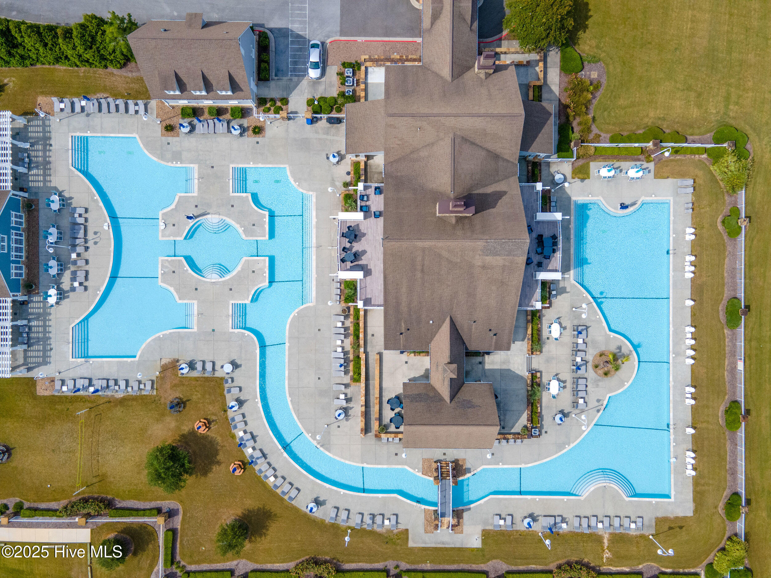 100543268 | Photo 62