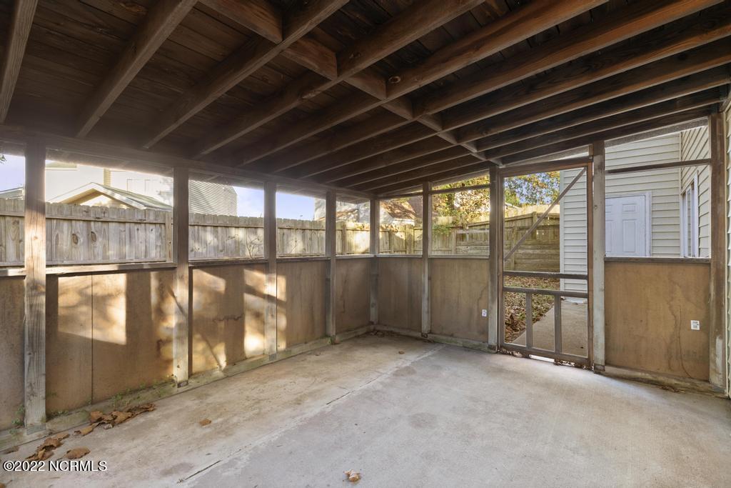 100560760 | Photo 16