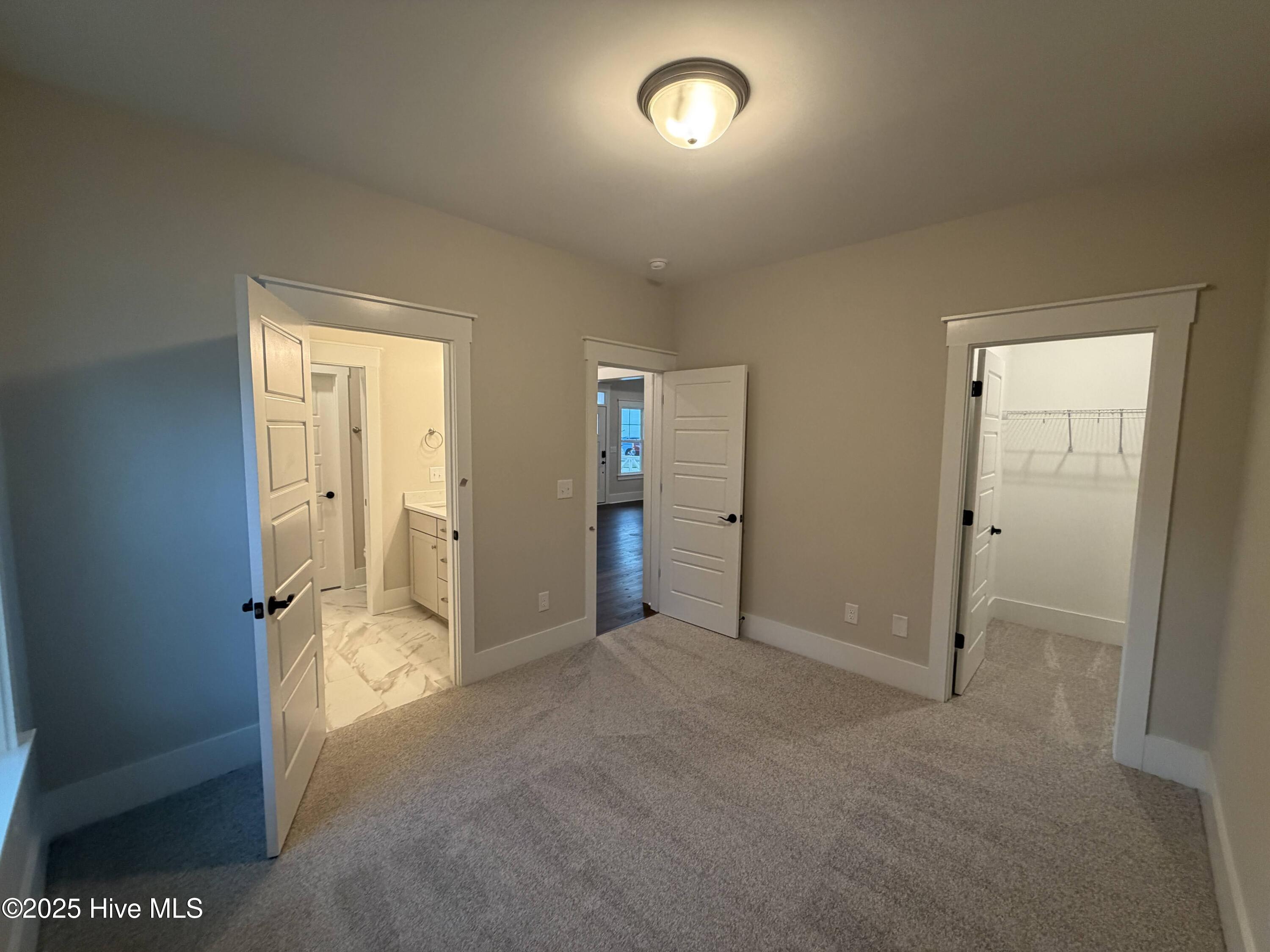 100521695 | Photo 31