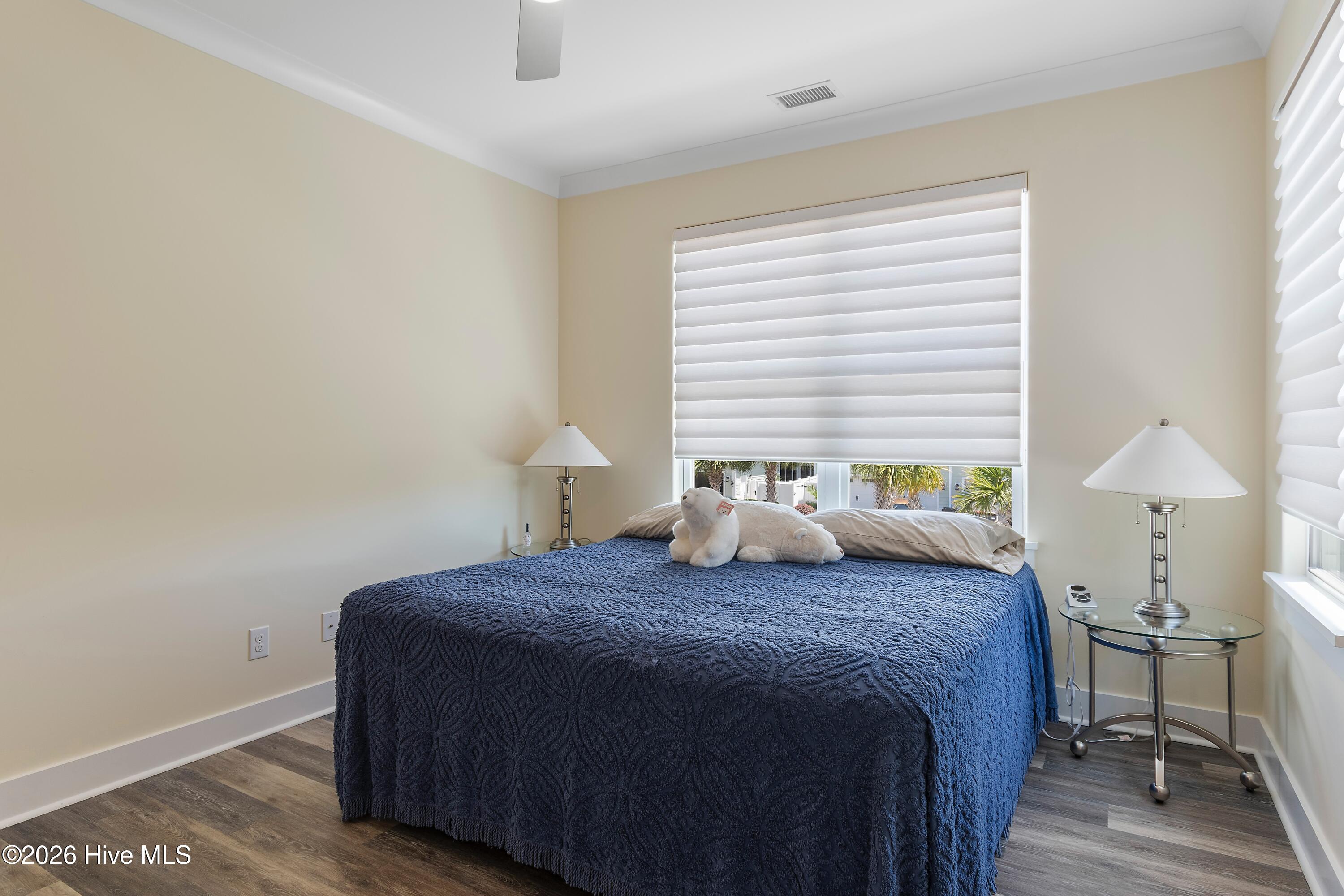 100561295 | Photo 28