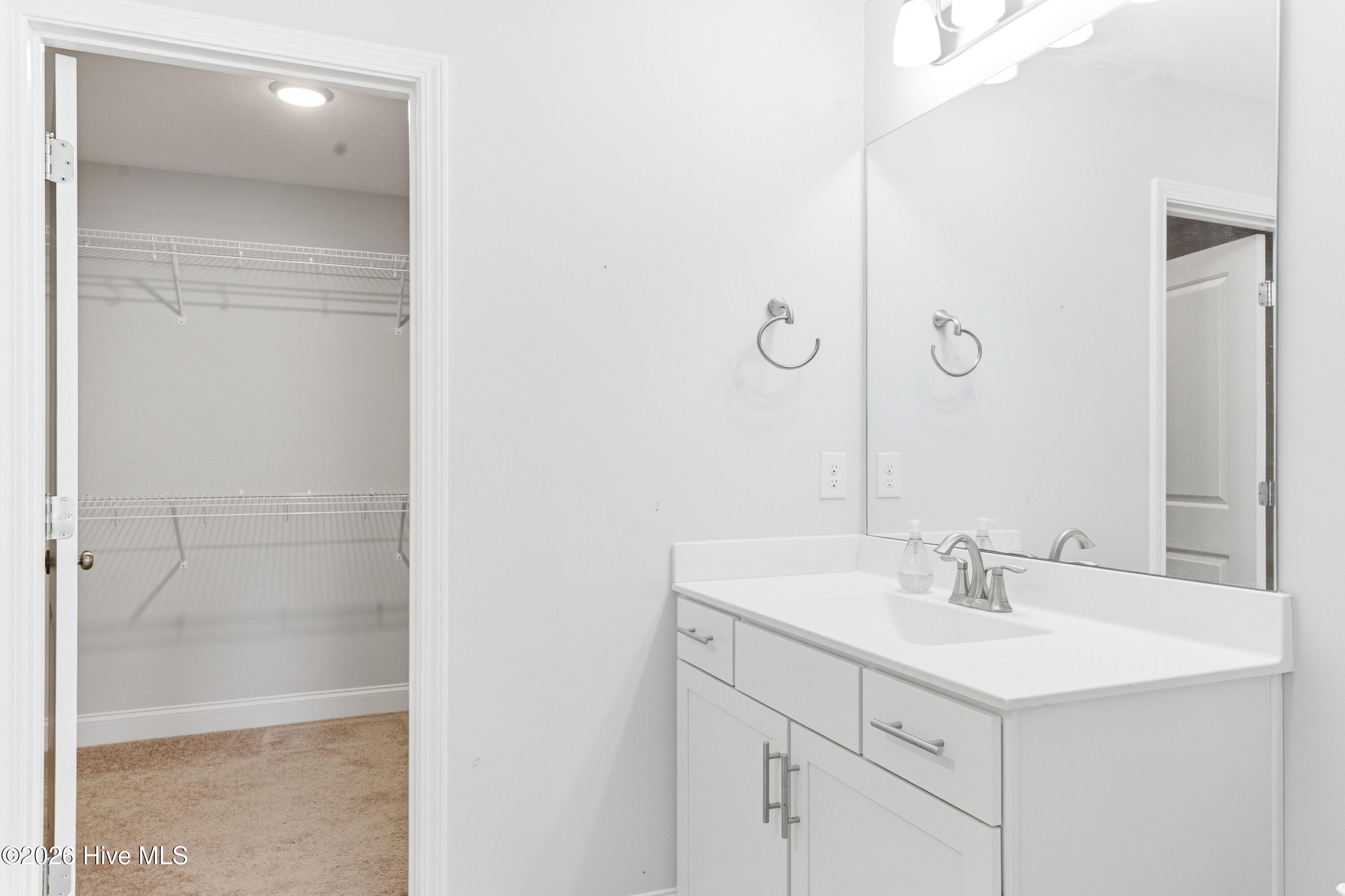 100564137 | Photo 27