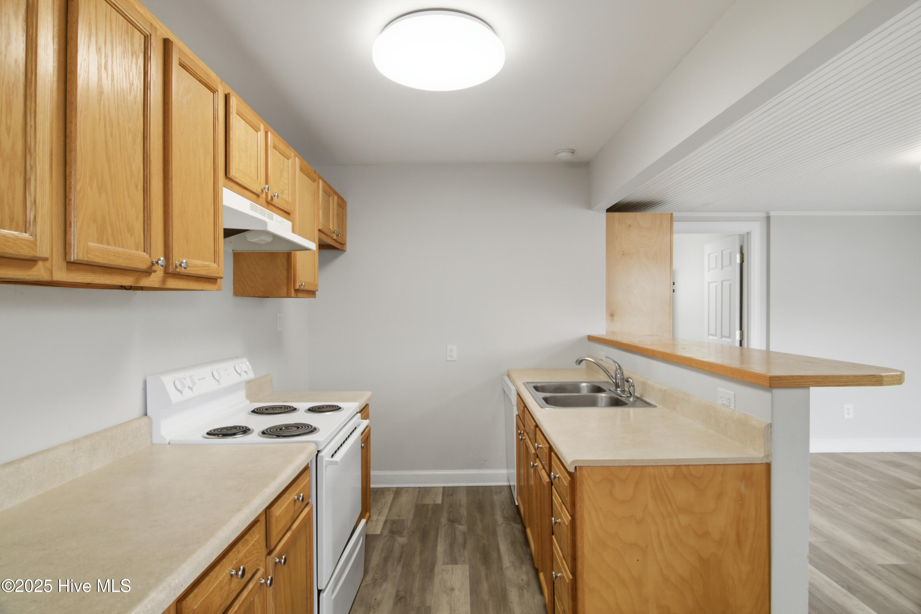 100544721 | Photo 13