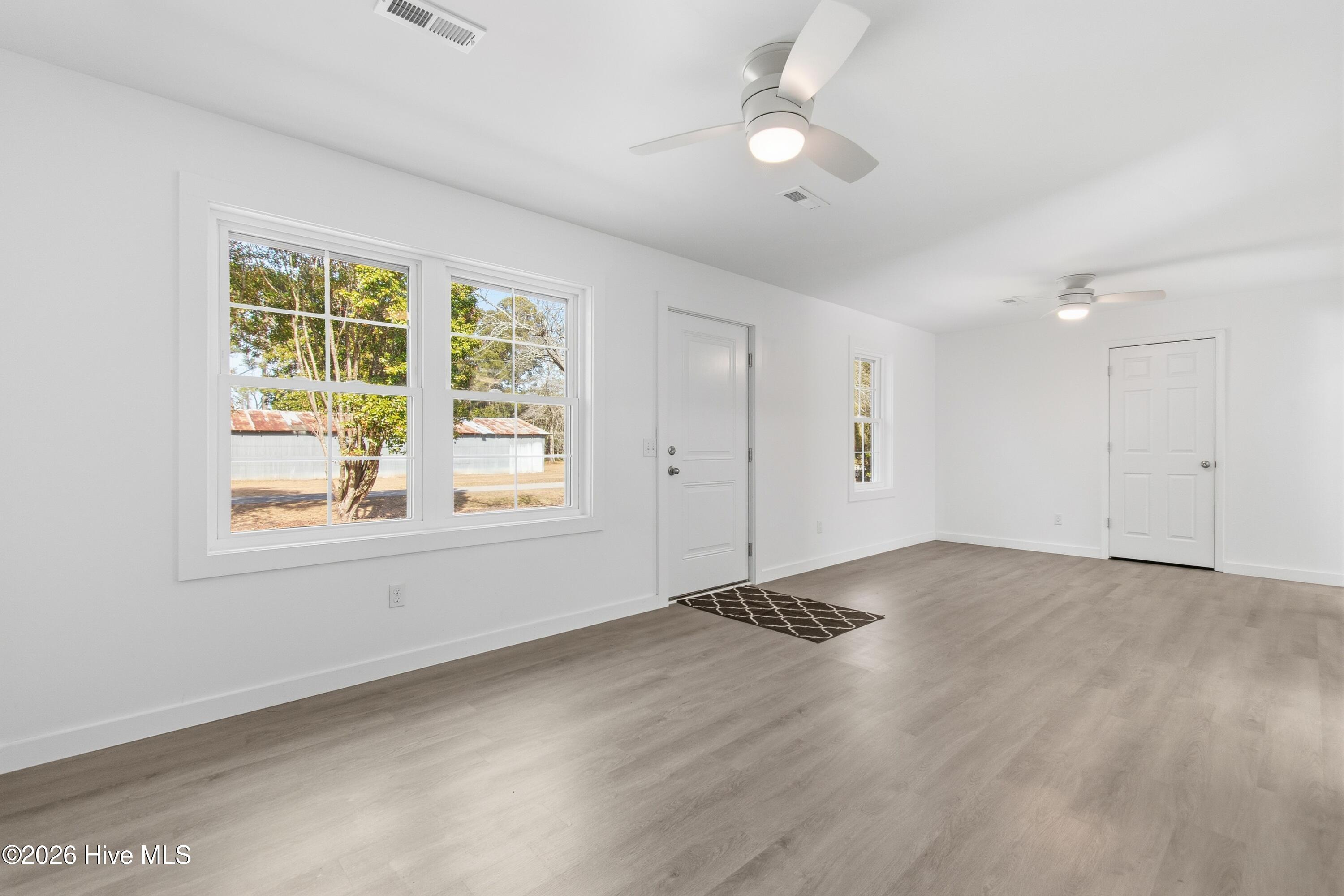 100550863 | Photo 19