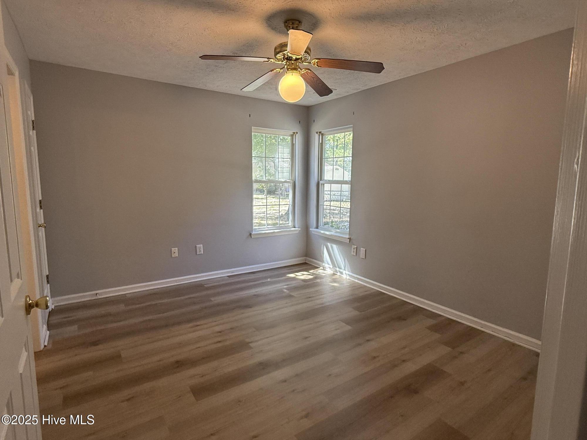 100531759 | Photo 13