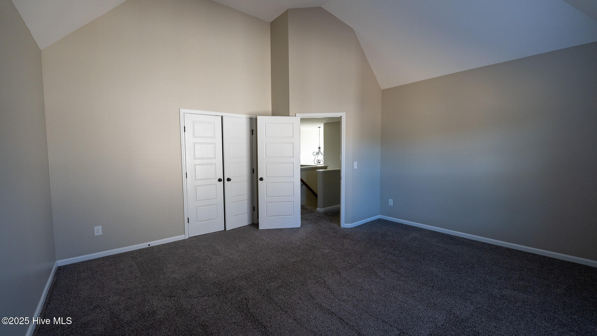 100545040 | Photo 27