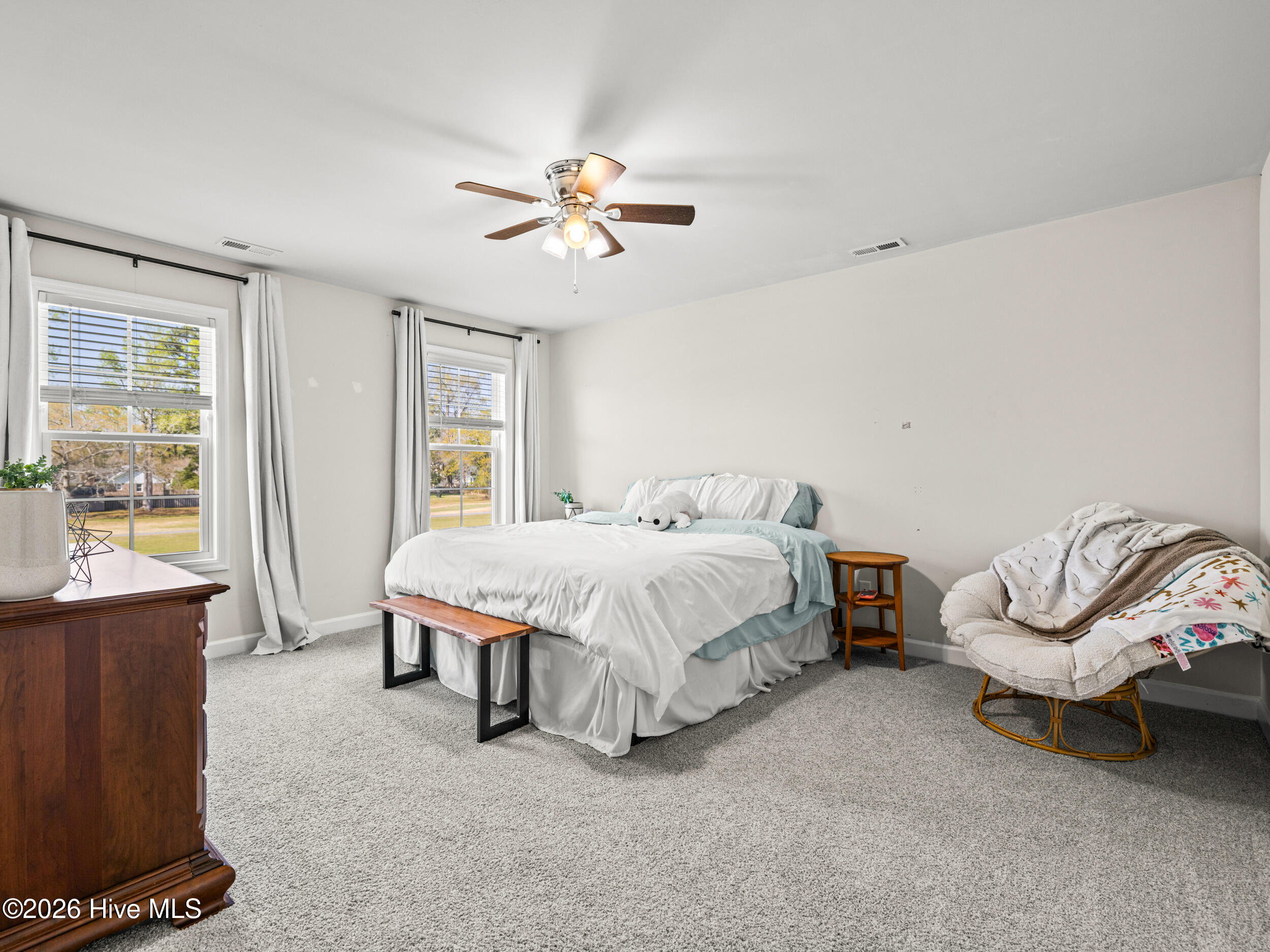 100565211 | Photo 37