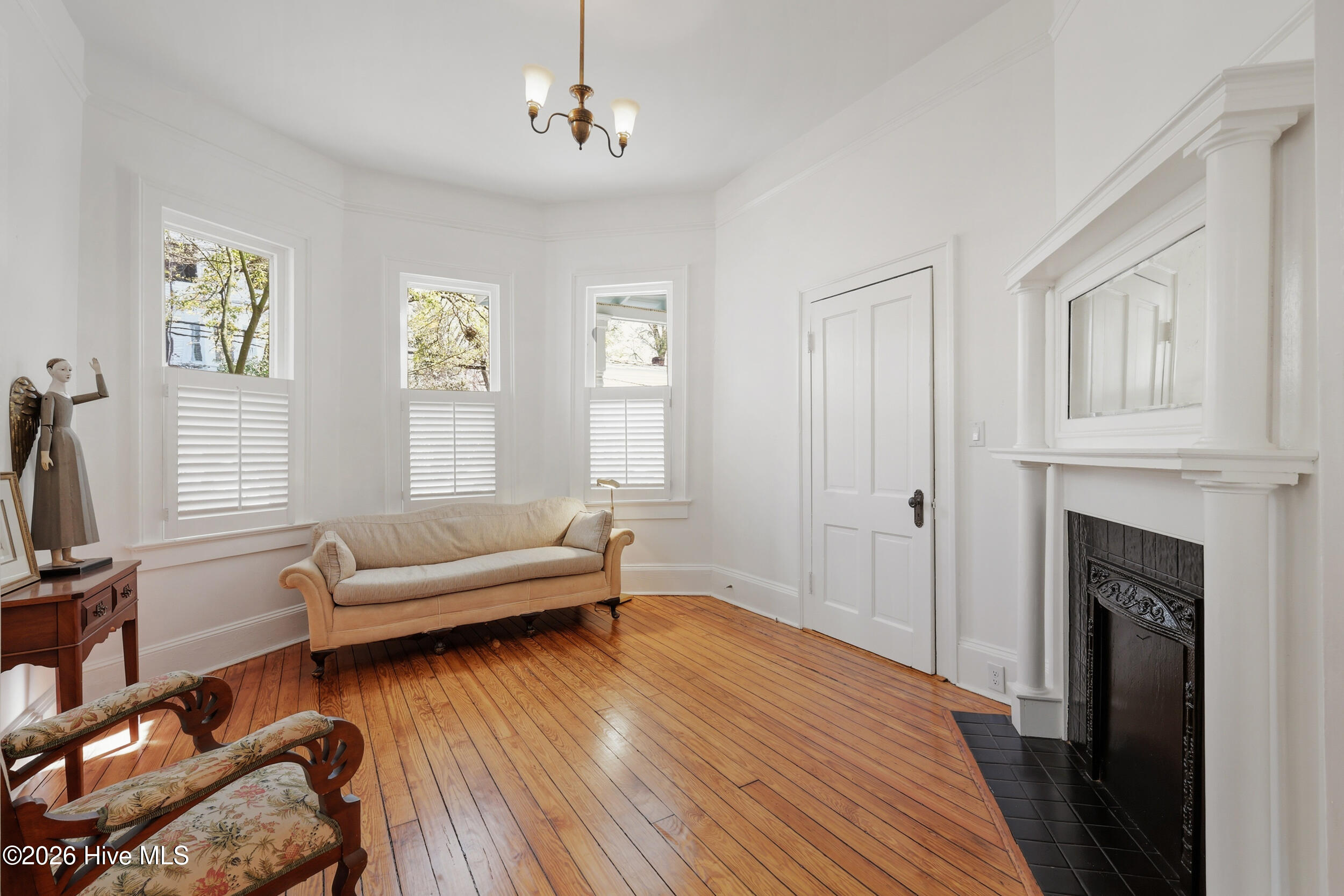 100561300 | Photo 27