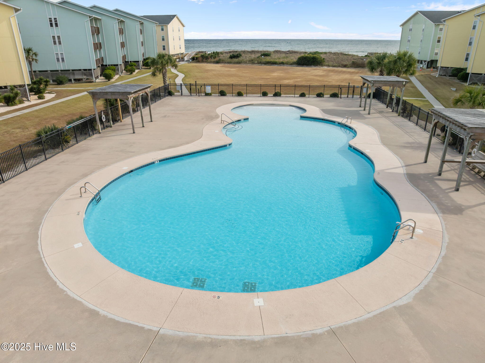 100543704 | Photo 28