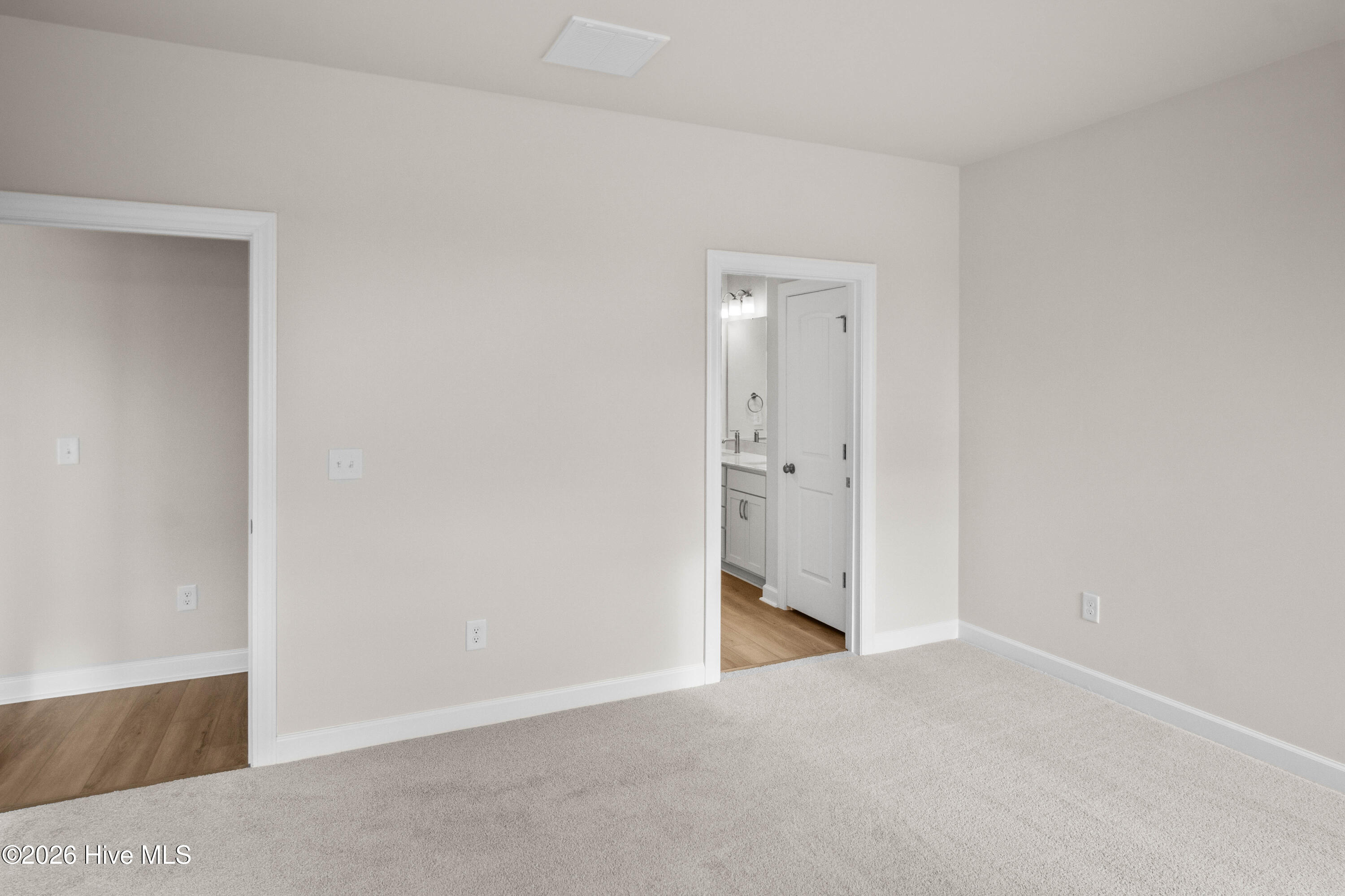 100539899 | Photo 19