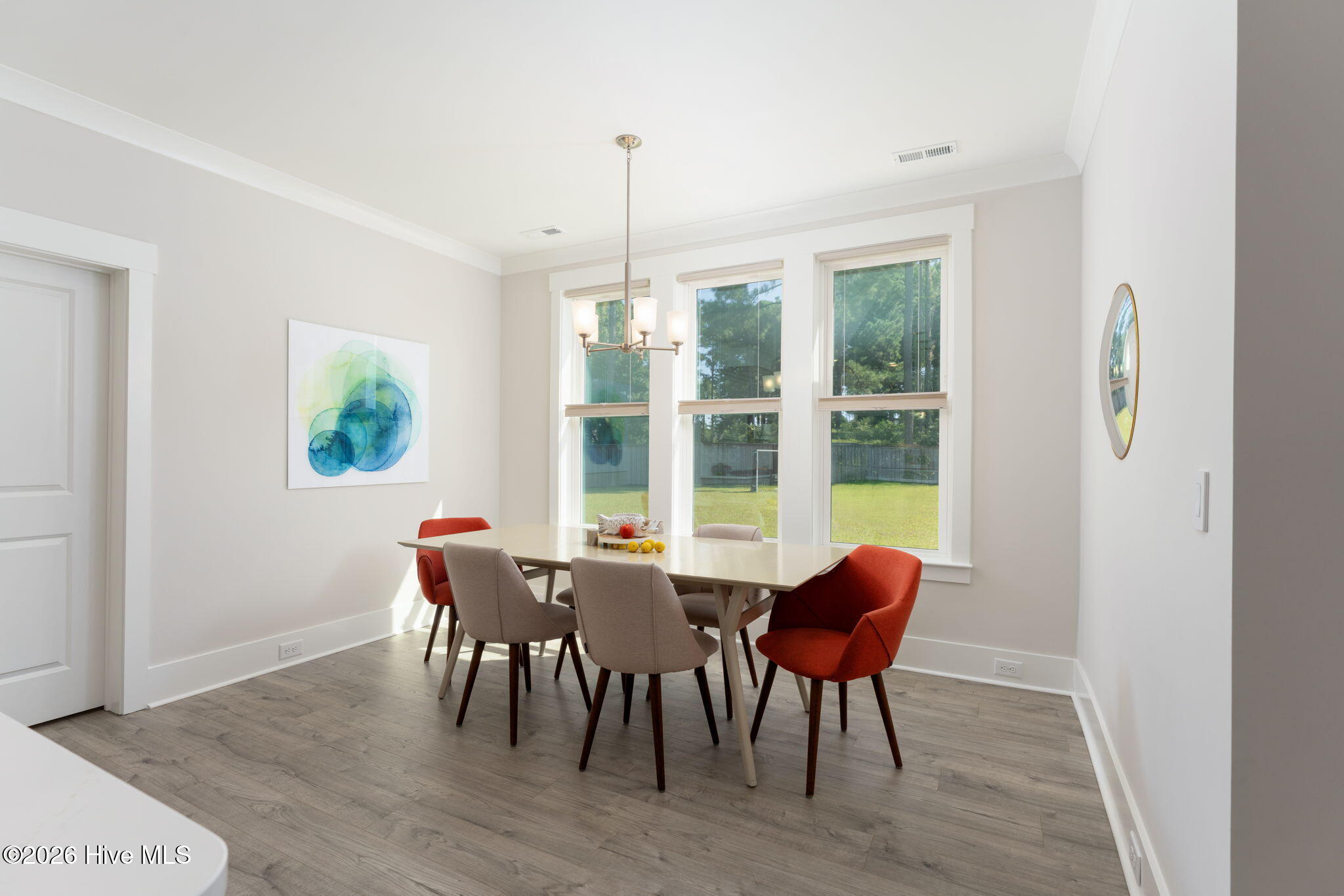 100564713 | Photo 23