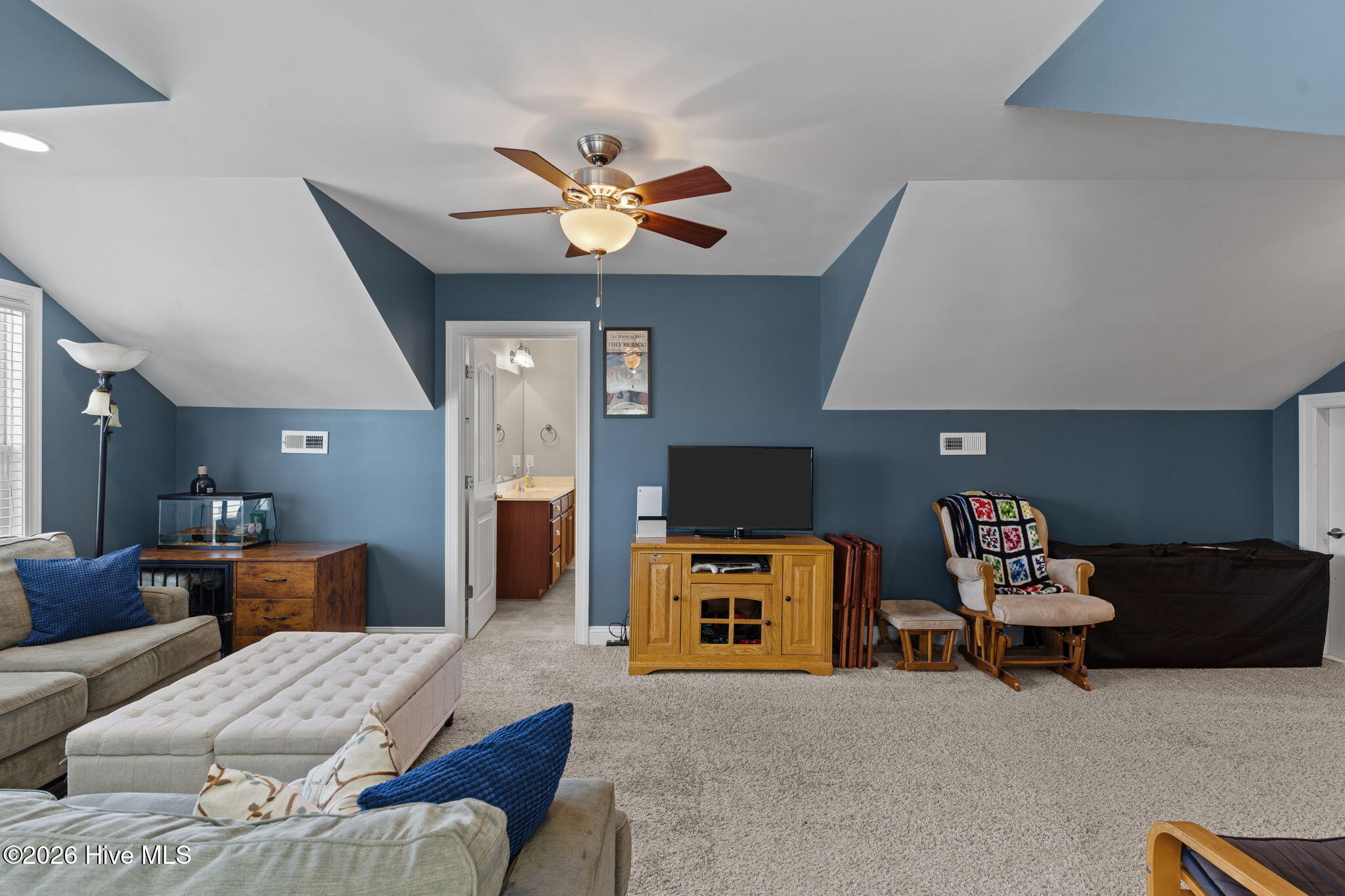 100564202 | Photo 35