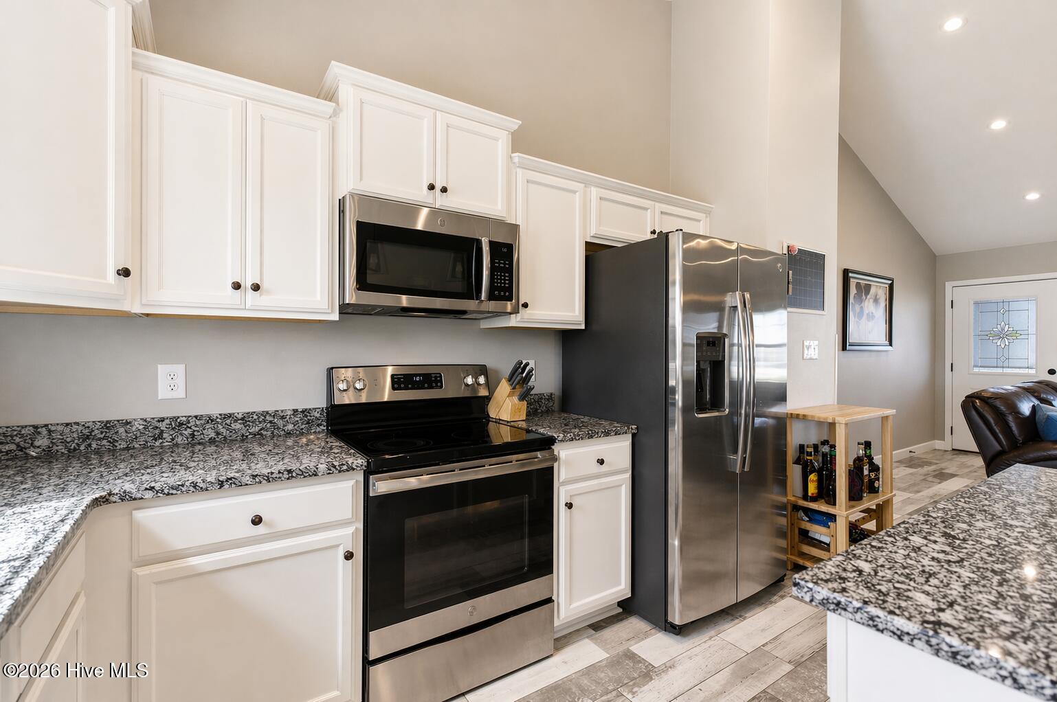 100568951 | Photo 21