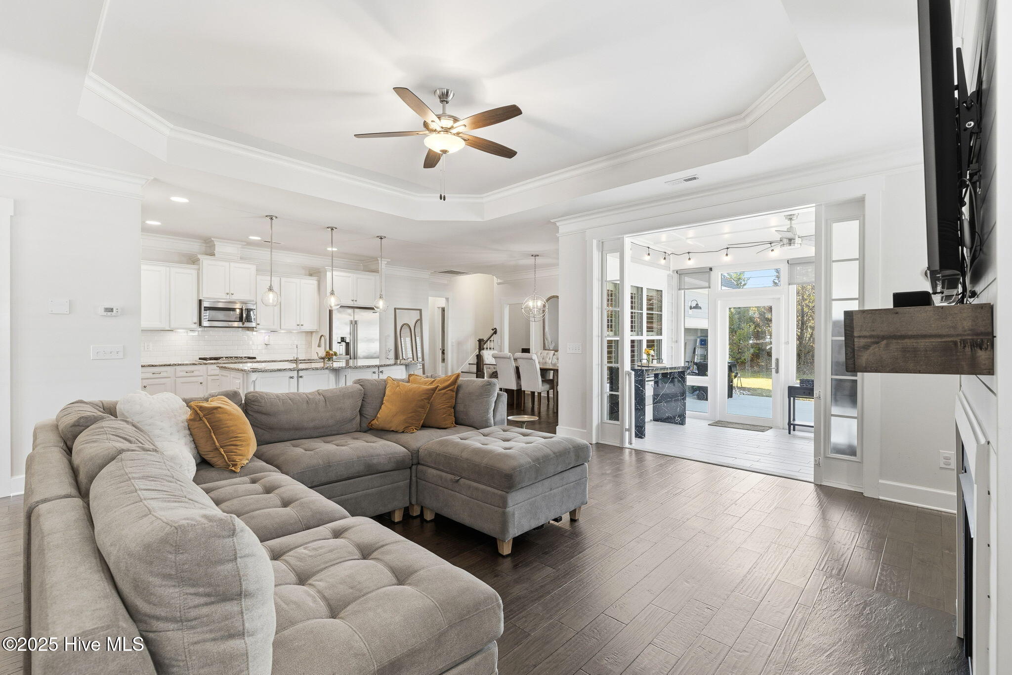 100540191 | Photo 14