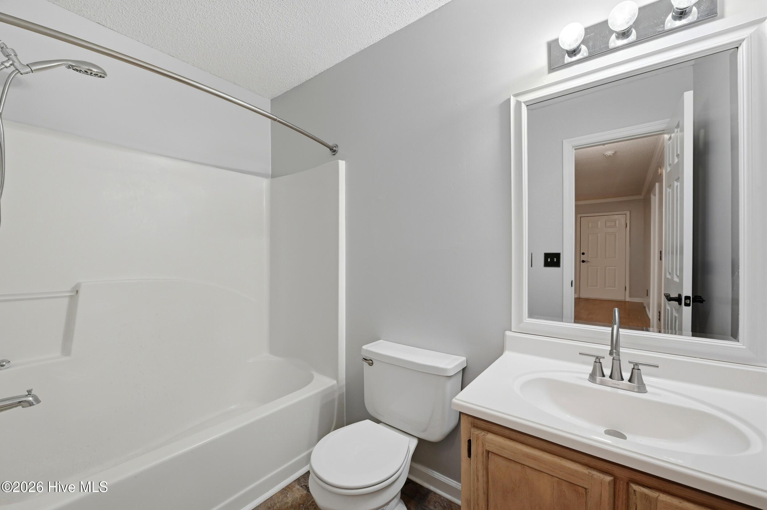 100562440 | Photo 25