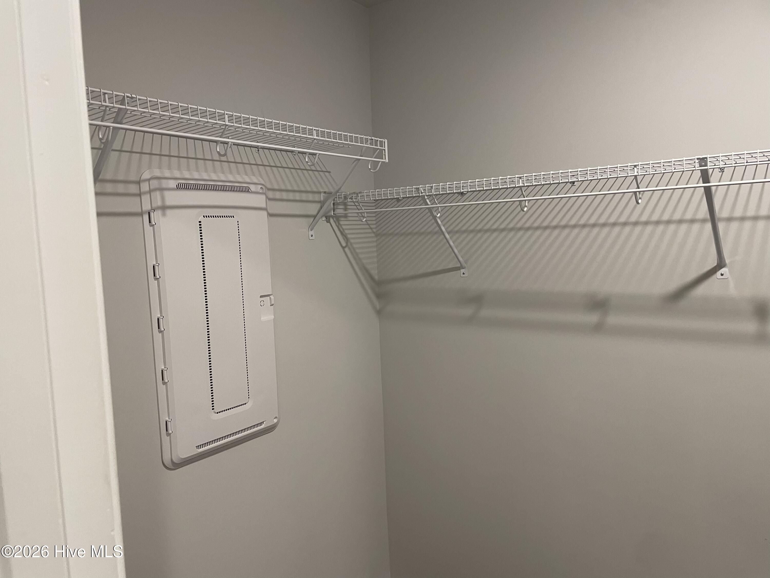 100560586 | Photo 31