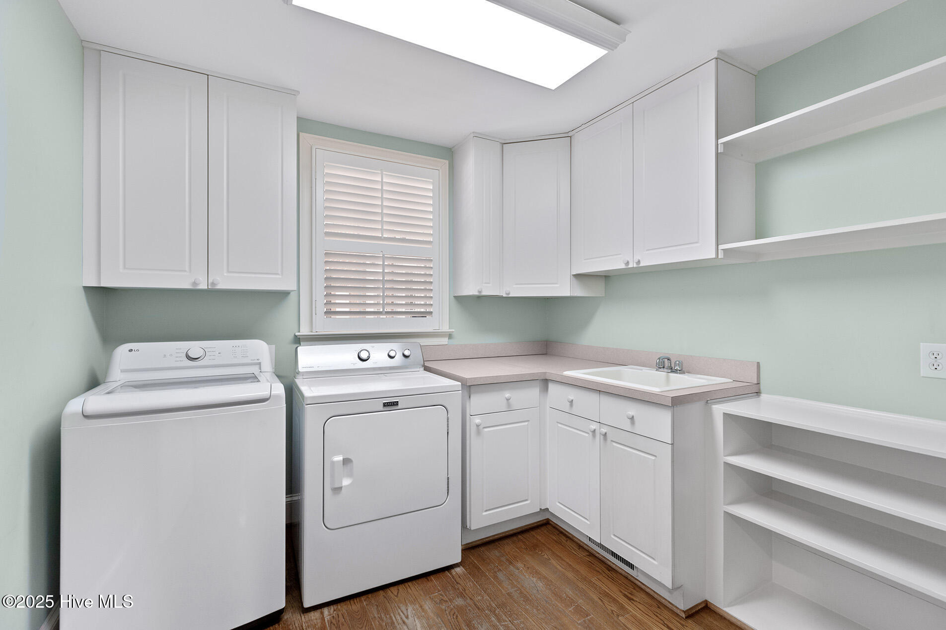 100545737 | Photo 28