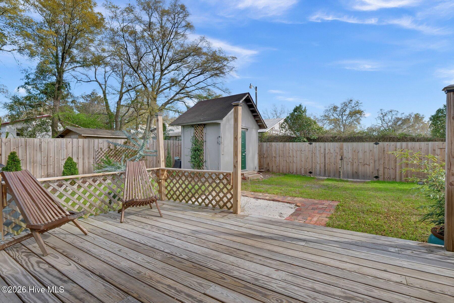 100561074 | Photo 23