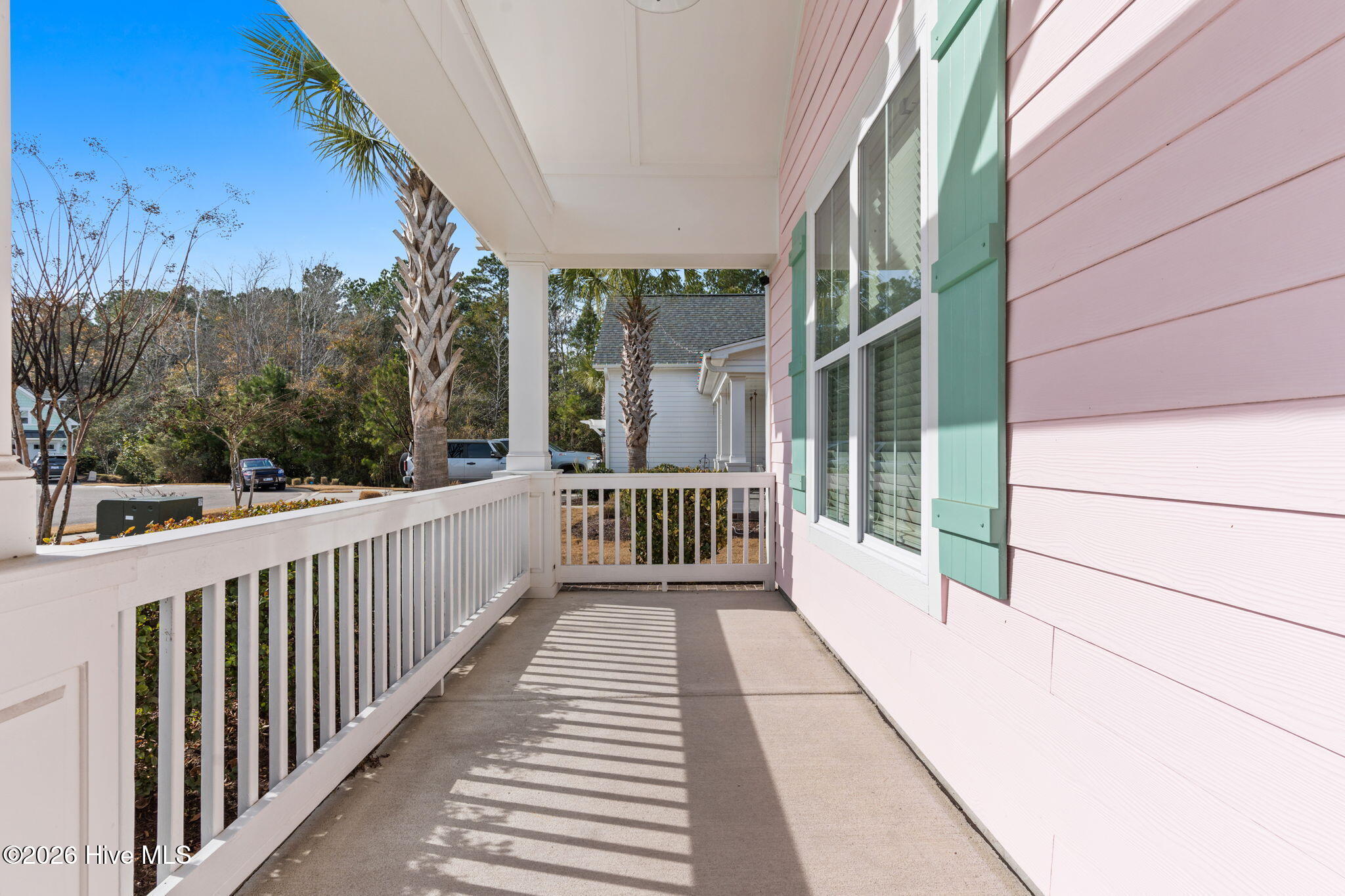 100549326 | Photo 45