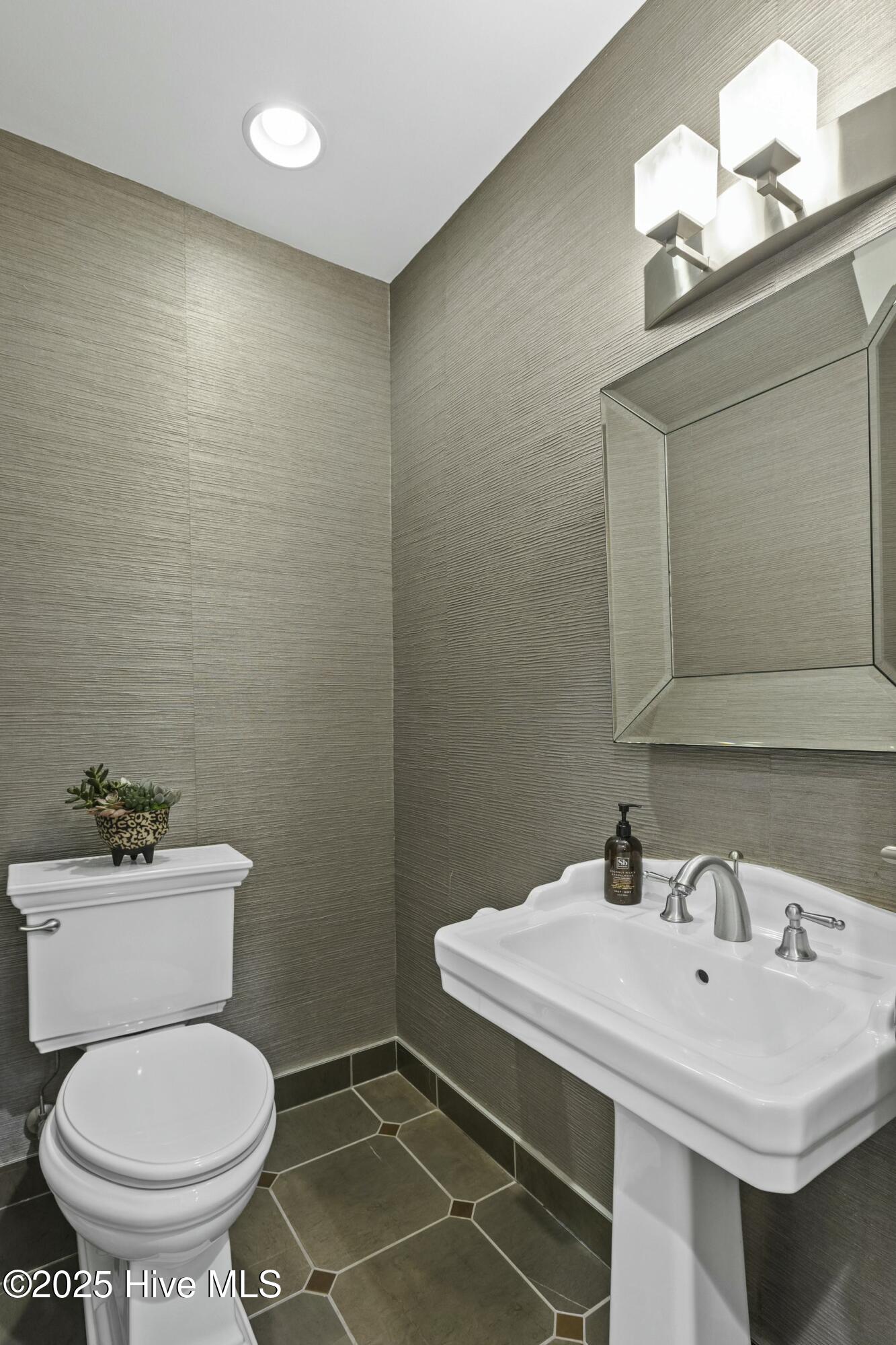 100555228 | Photo 31