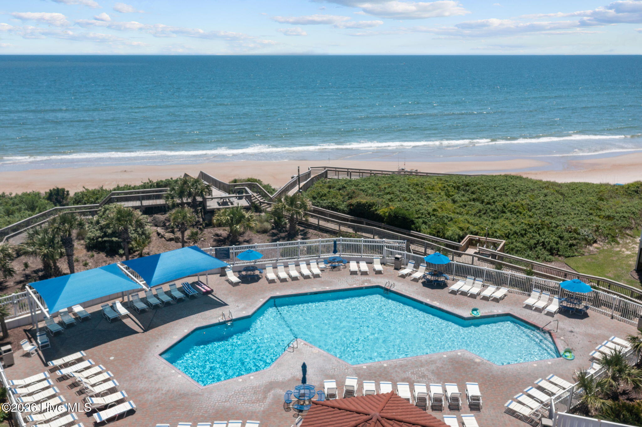 100550416 | Photo 34