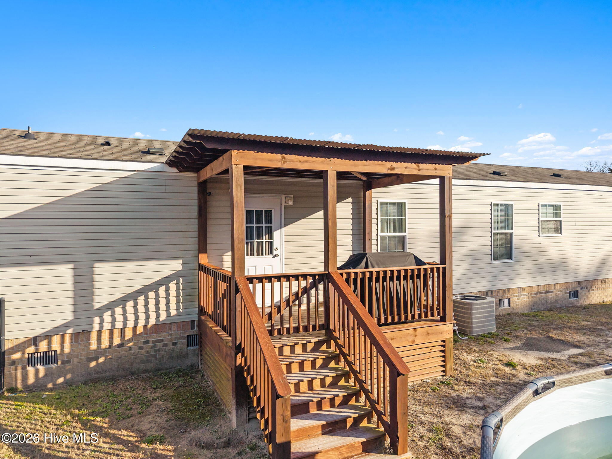 100533101 | Photo 23