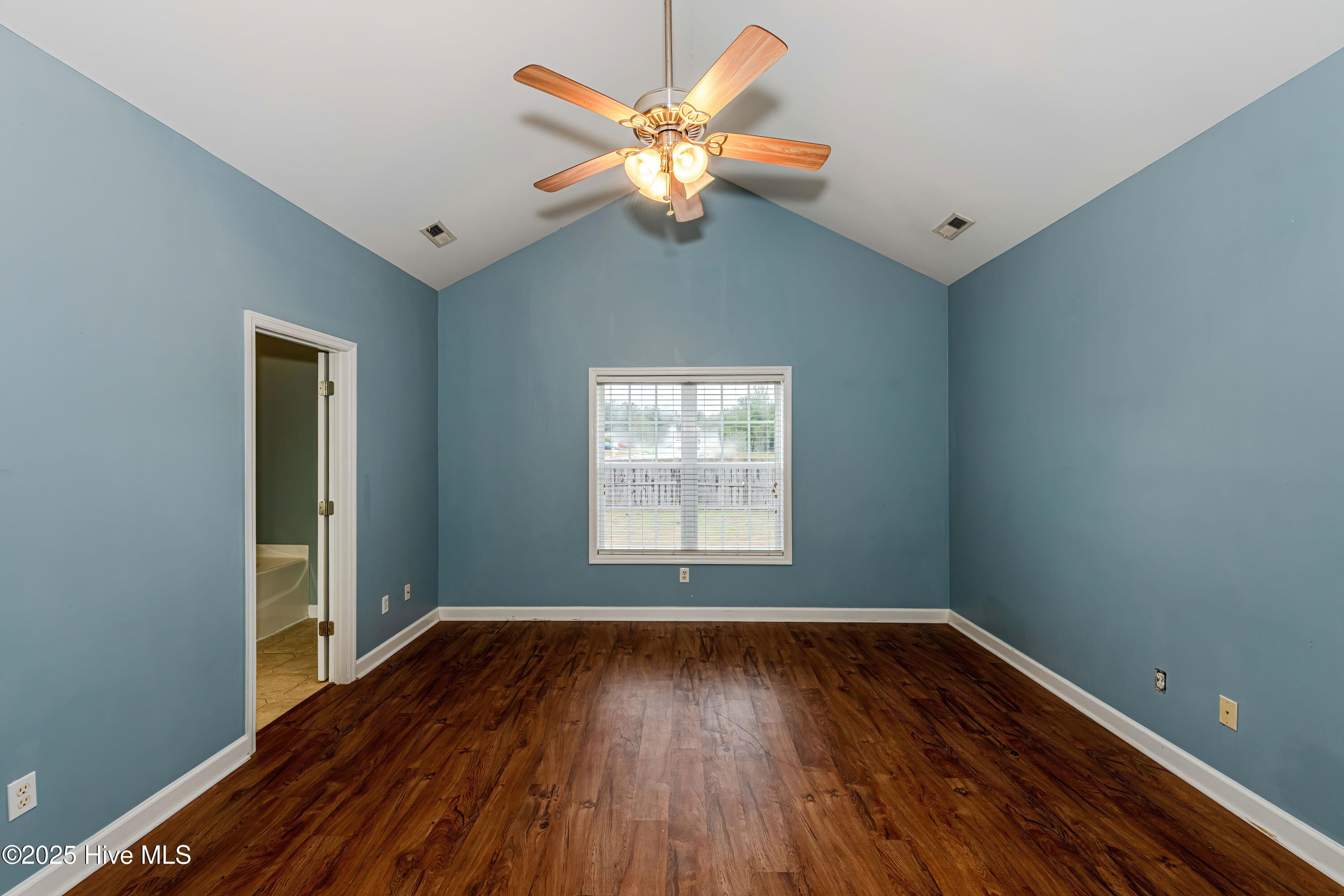 100539008 | Photo 22