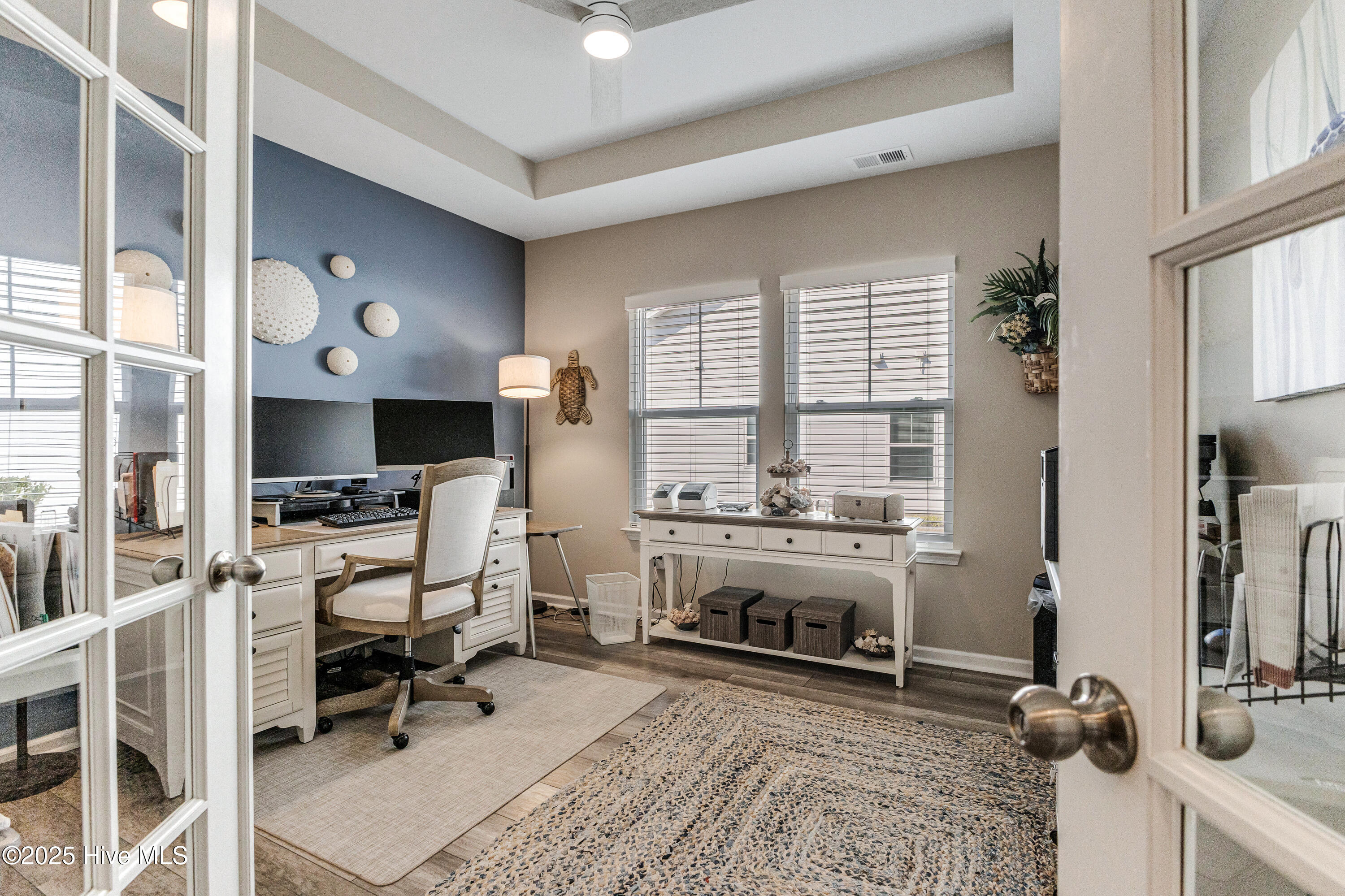 100542880 | Photo 35