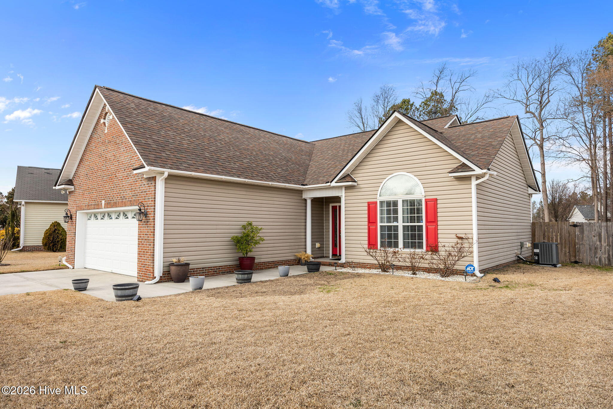 100557483 | Photo 53