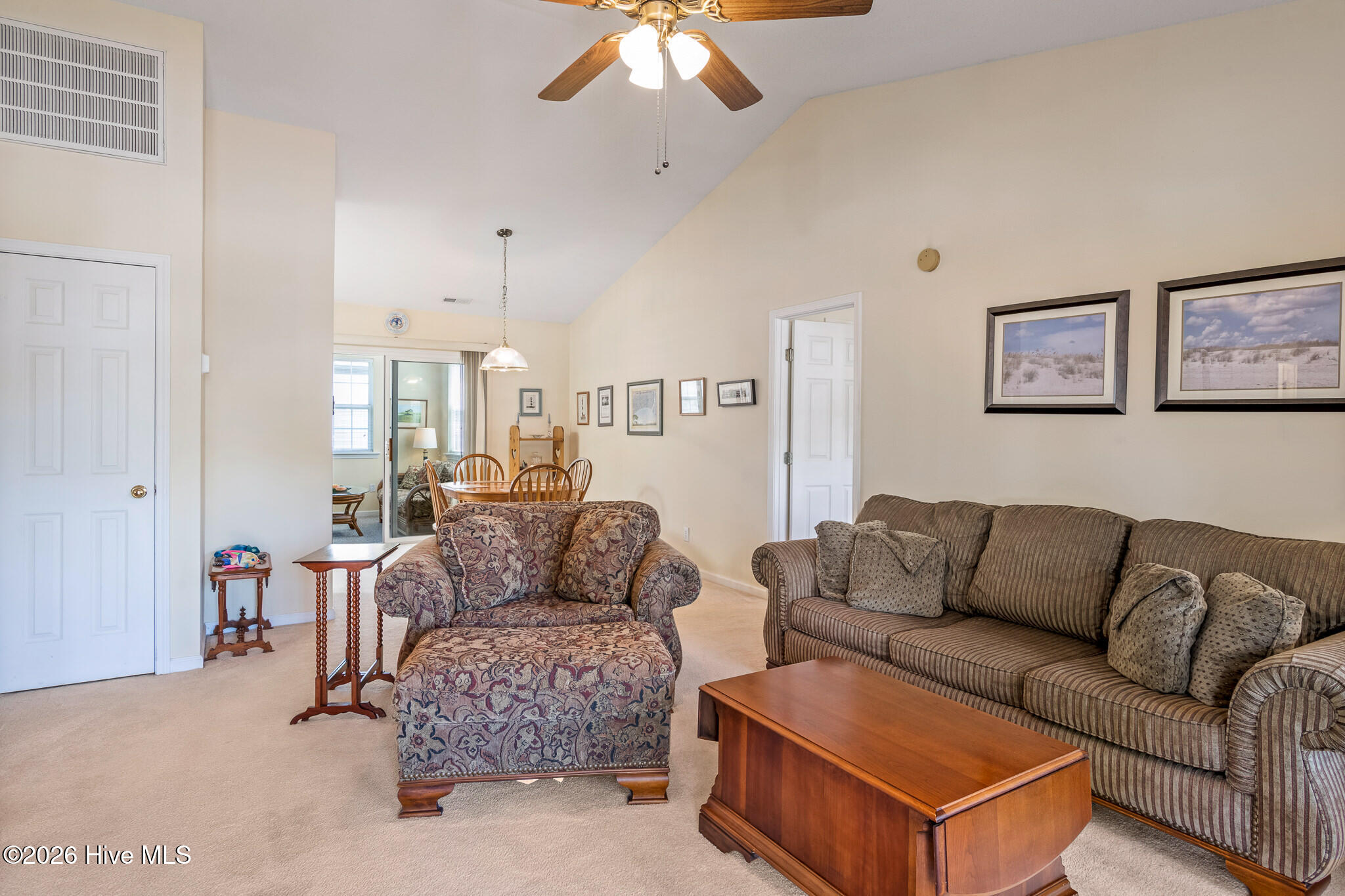 100566913 | Photo 10