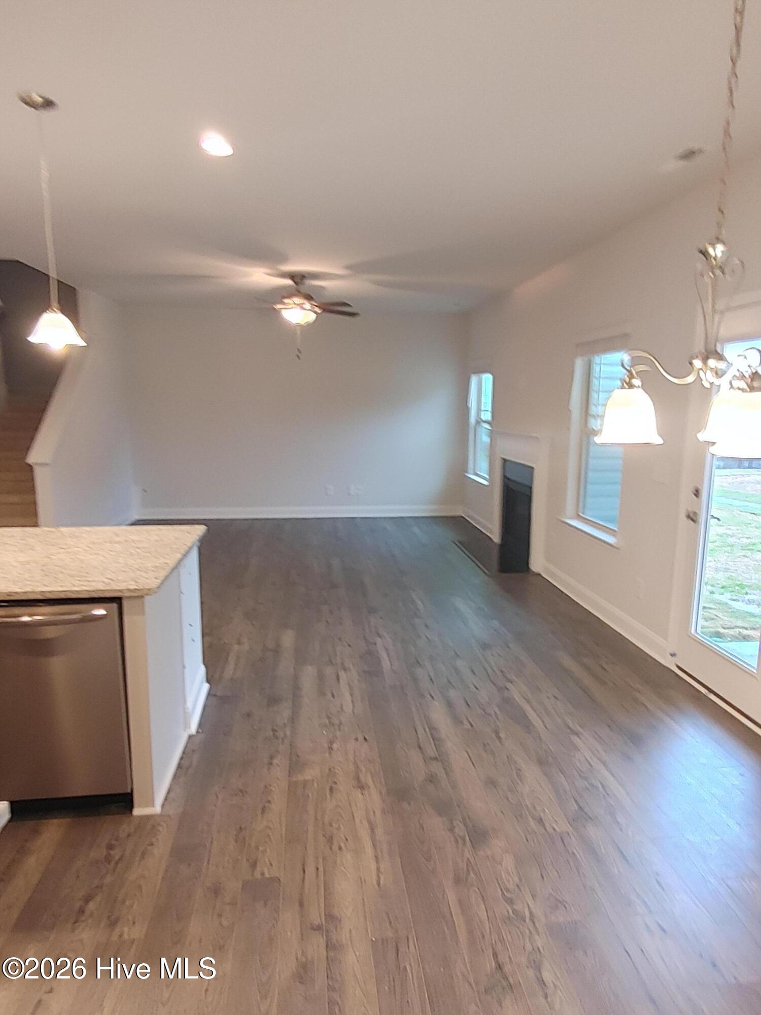 100547137 | Photo 17