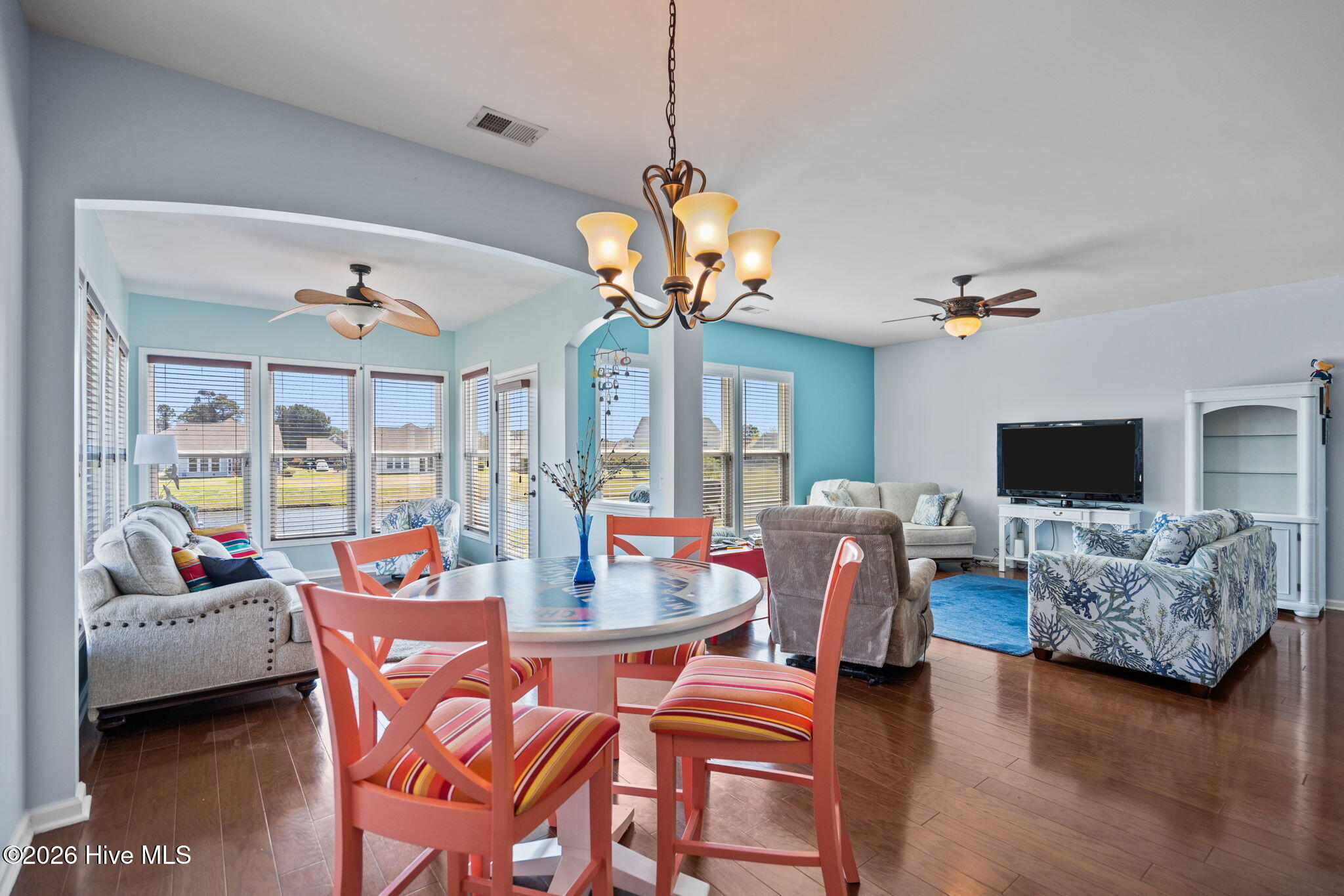 100562471 | Photo 22