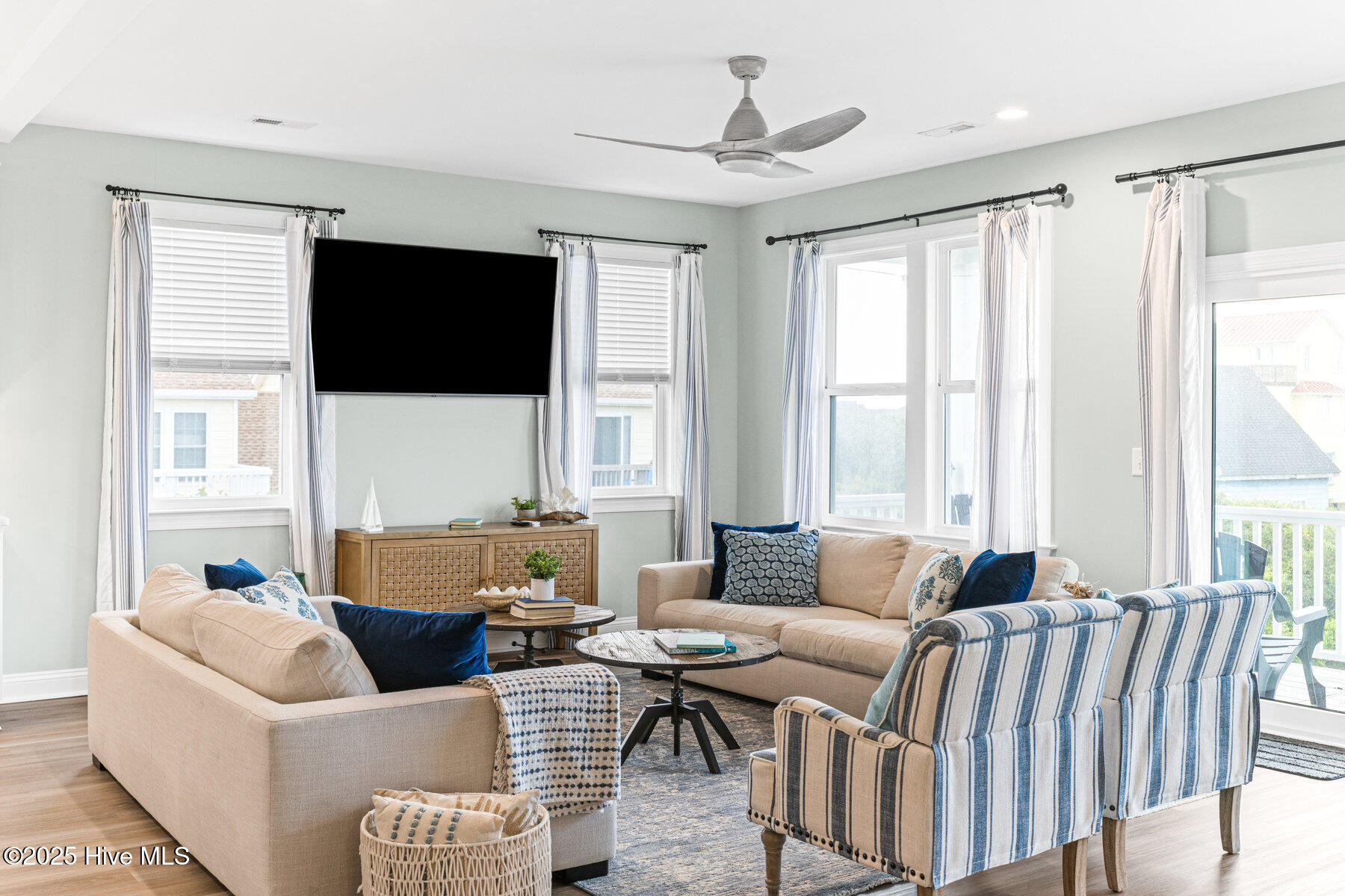 100552667 | Photo 15