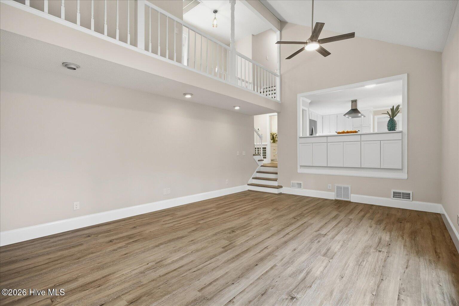 100555379 | Photo 26