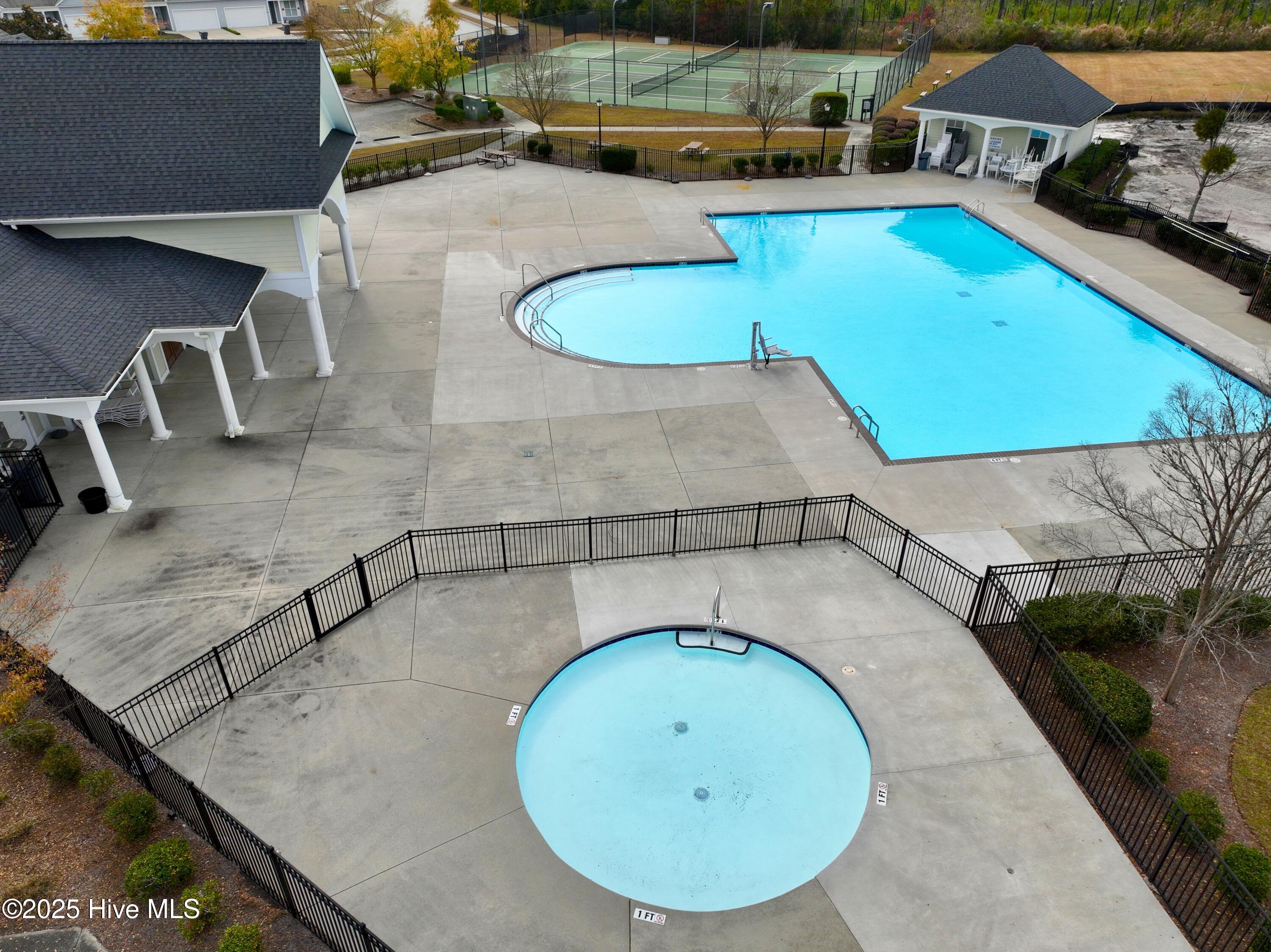 100541637 | Photo 61