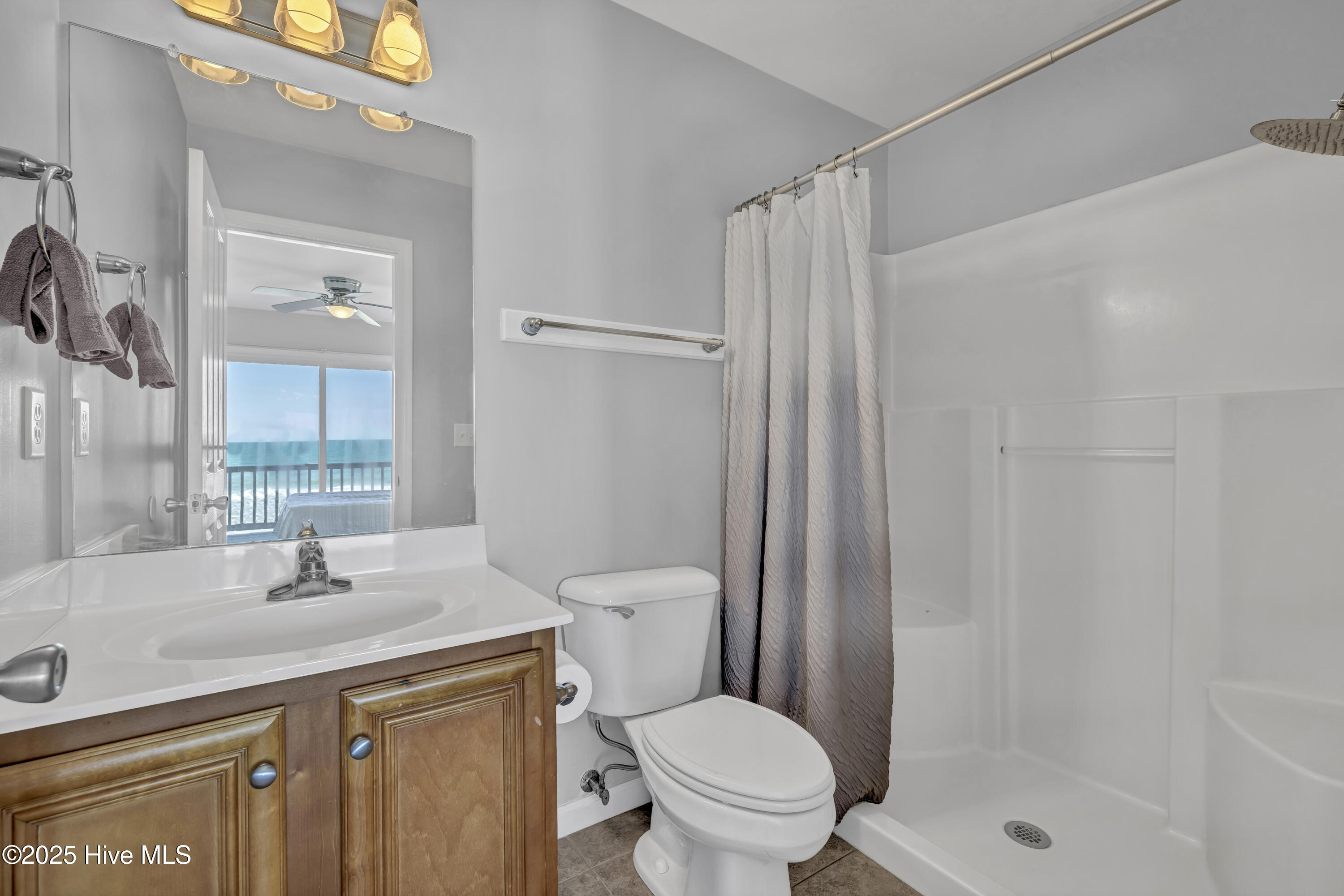 100511067 | Photo 15