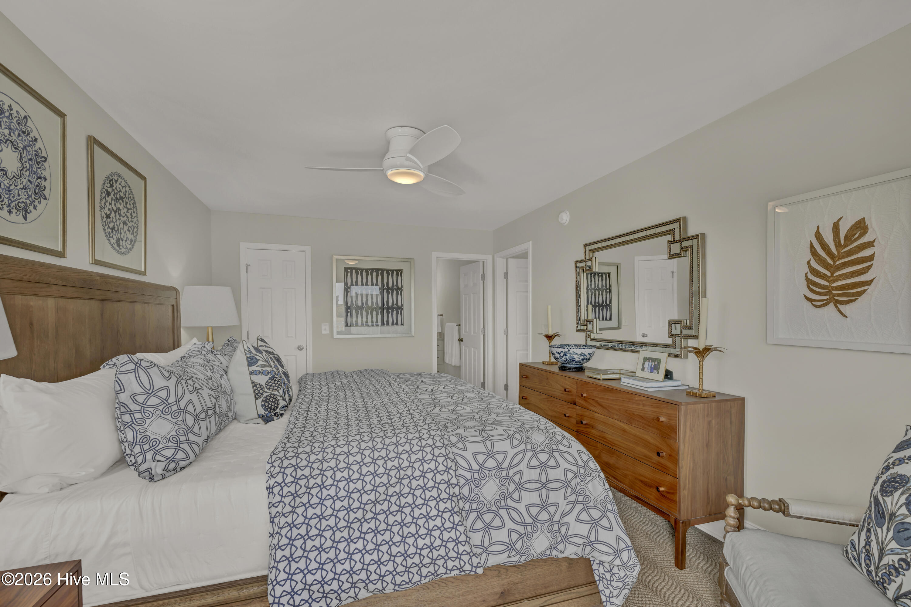 100559772 | Photo 26