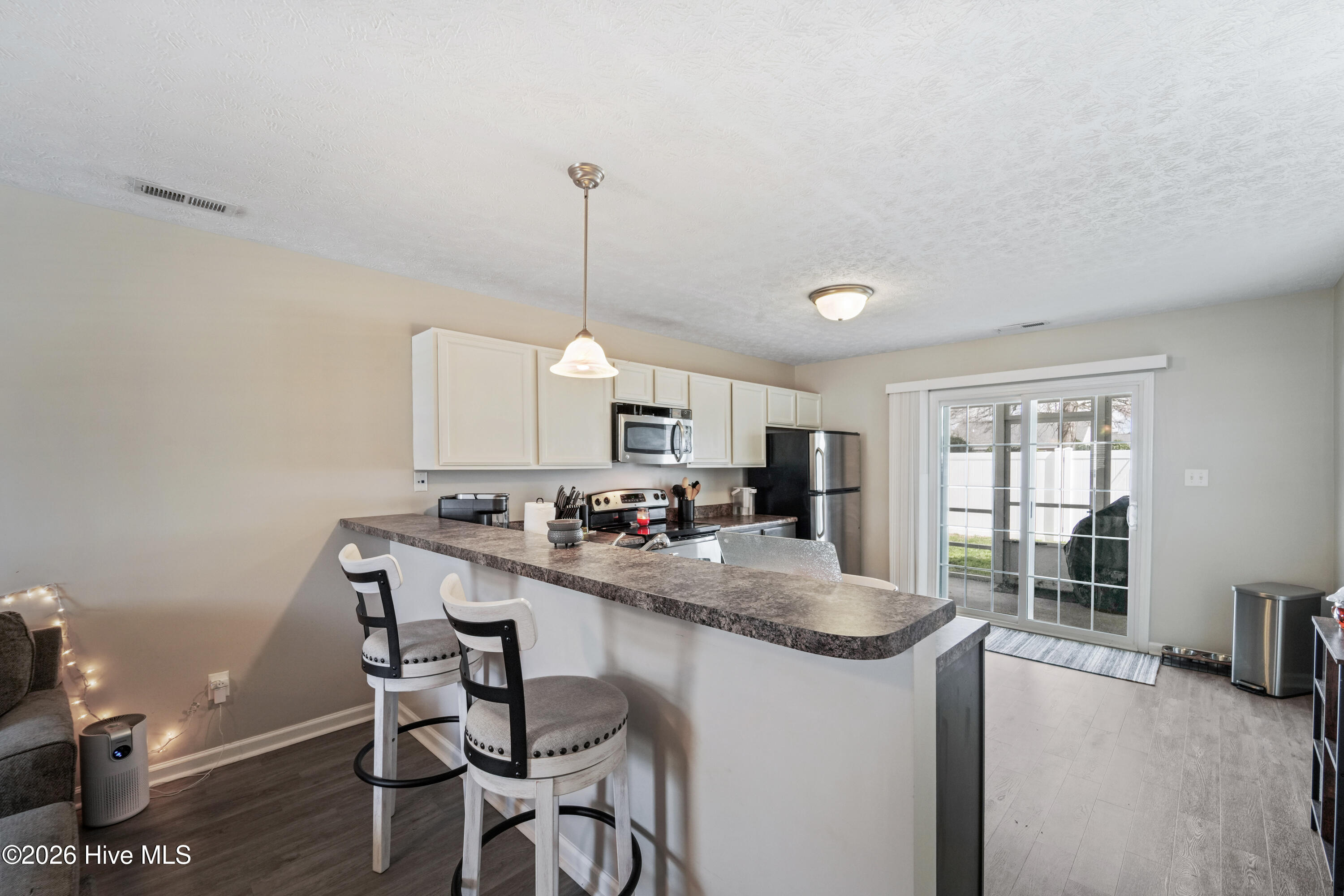 100558944 | Photo 15