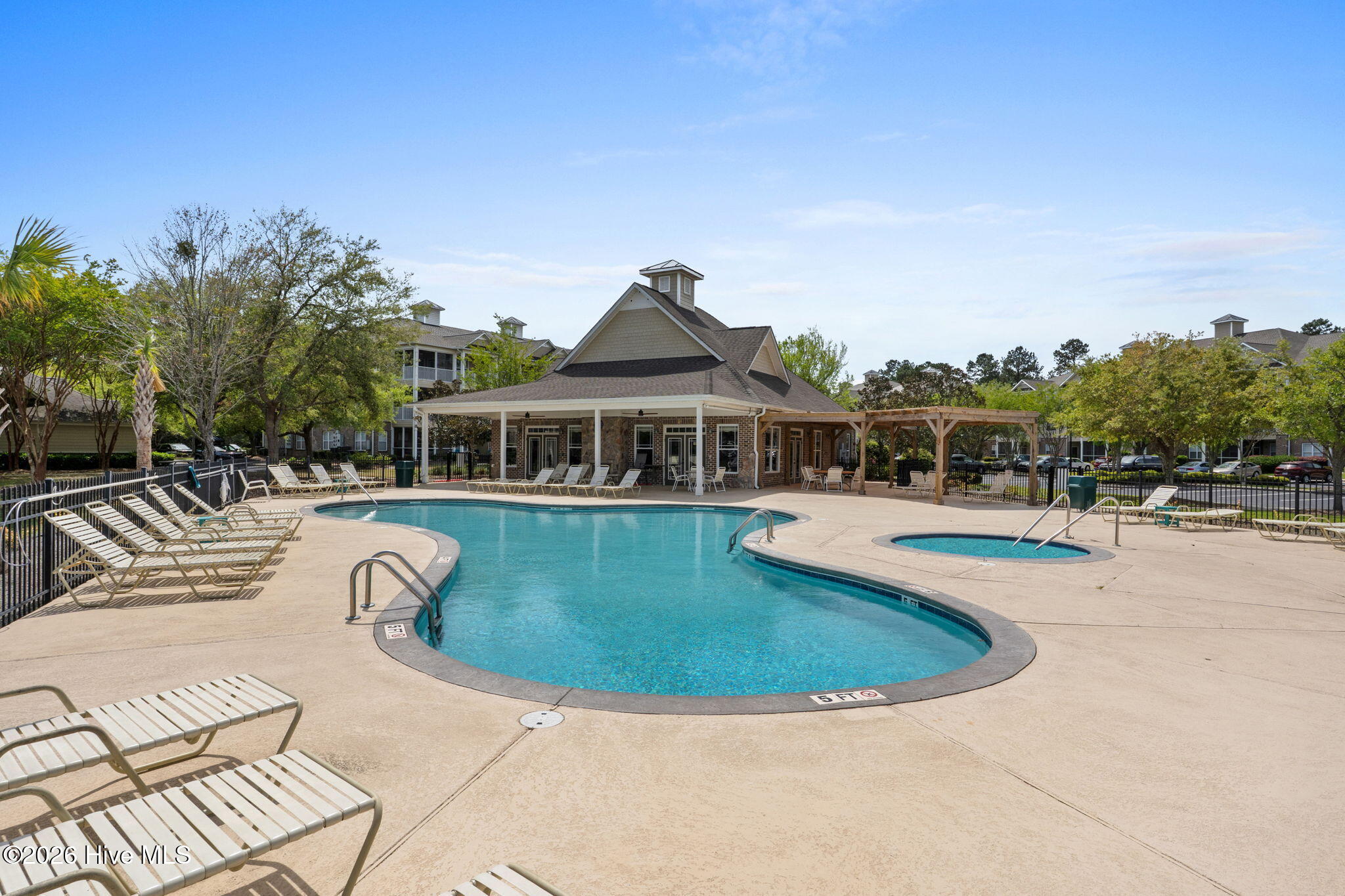 100566084 | Photo 57