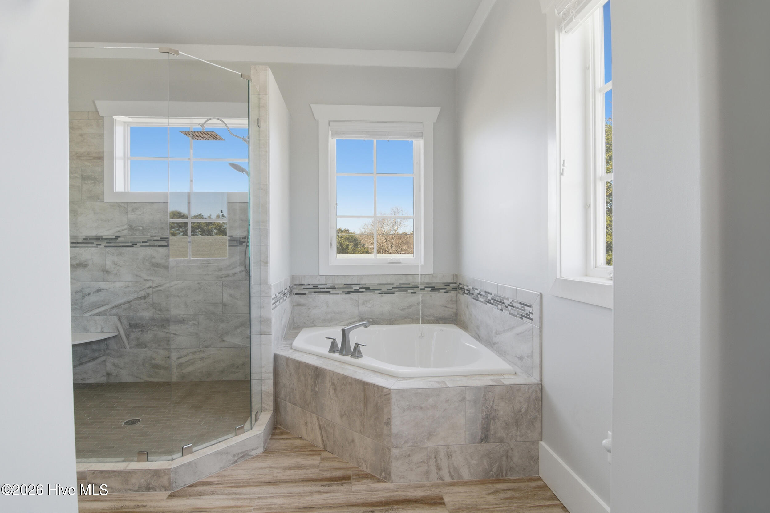 100549551 | Photo 33