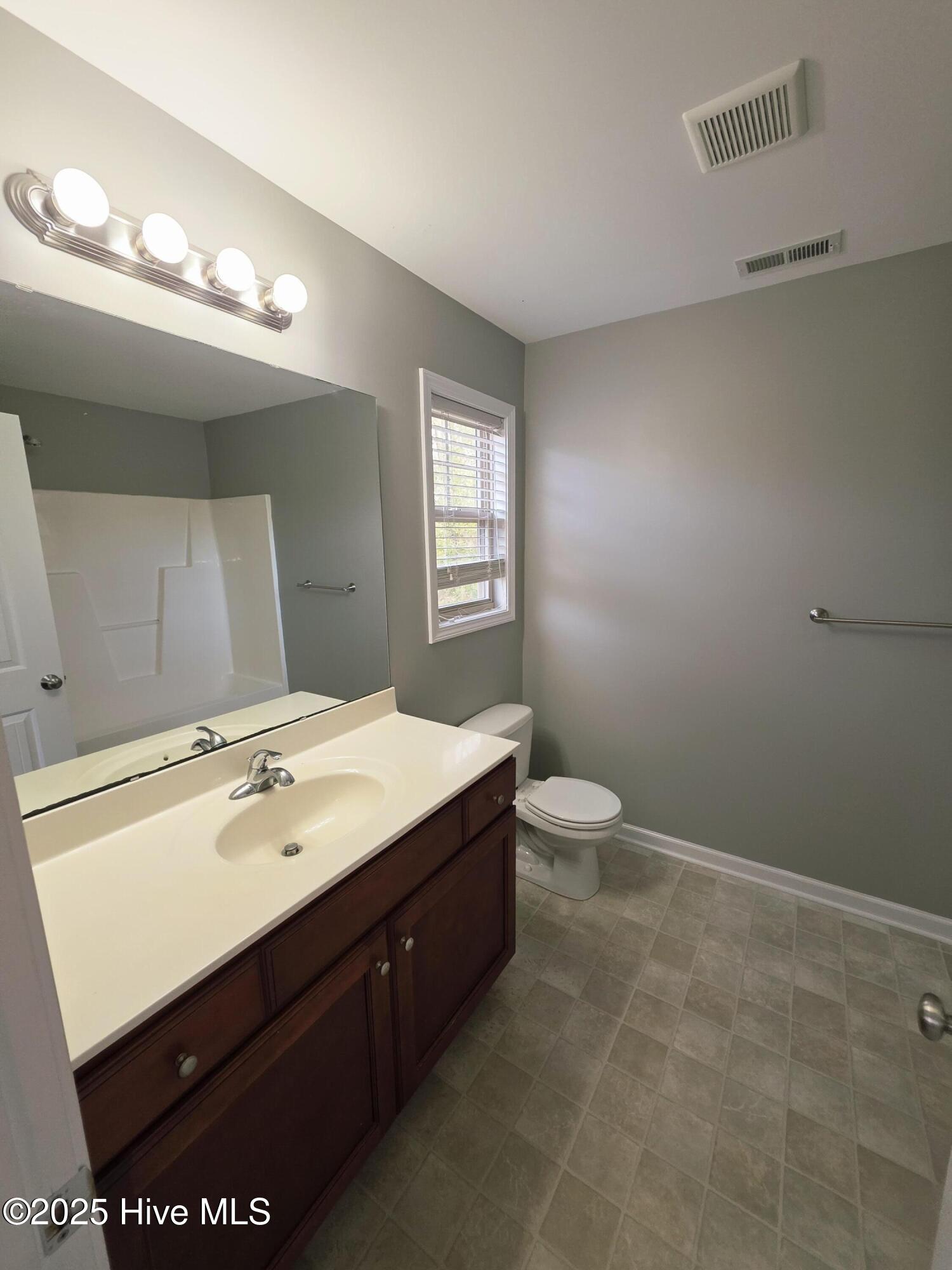 100545738 | Photo 15