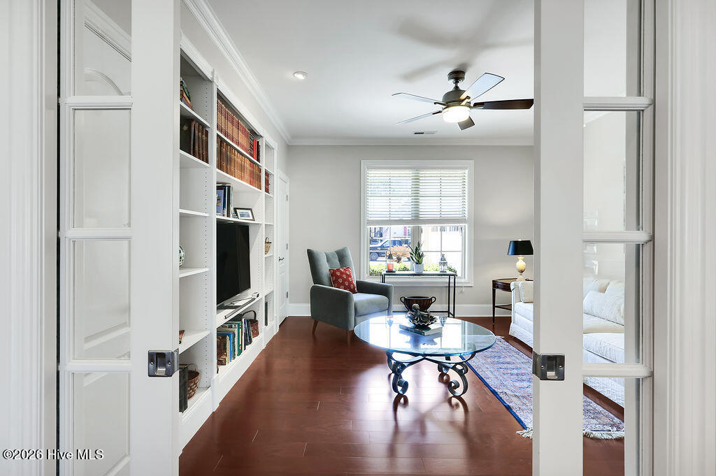 100554017 | Photo 11